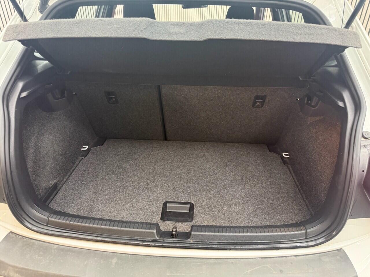 Volkswagen Polo view 38