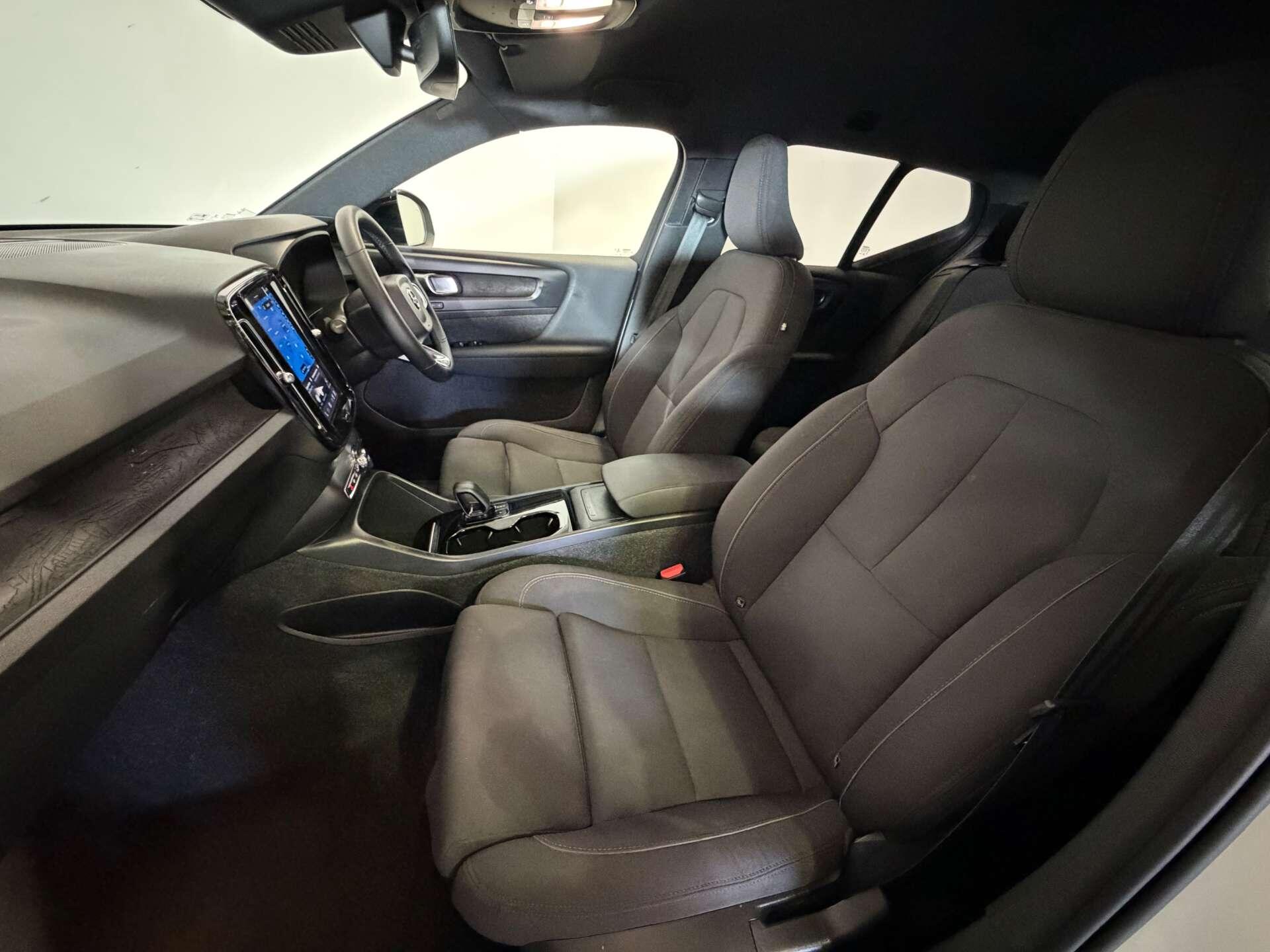 Volvo XC40 view 57