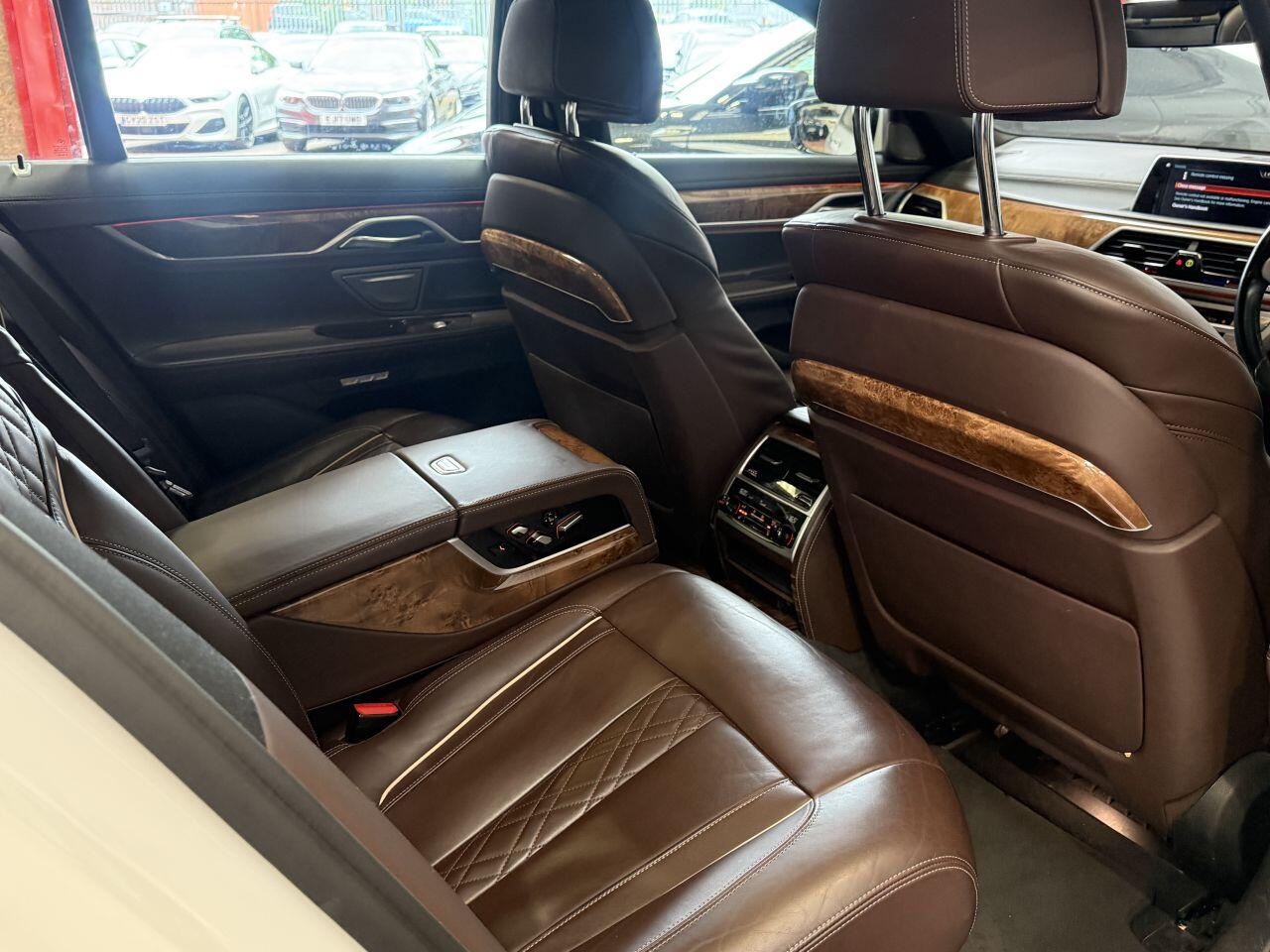 BMW 7 Series view 71
