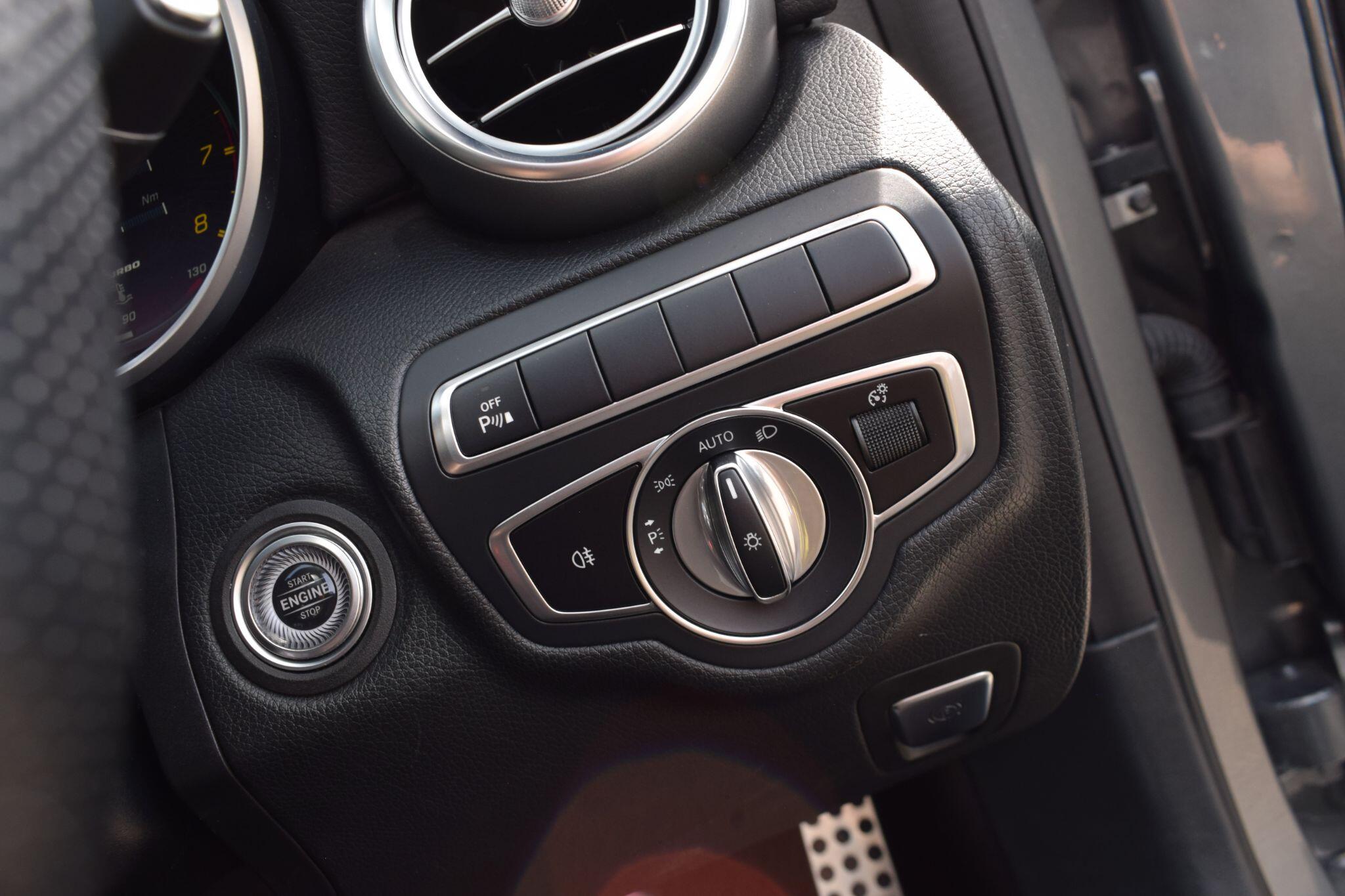 Mercedes-Benz C-Class view 16