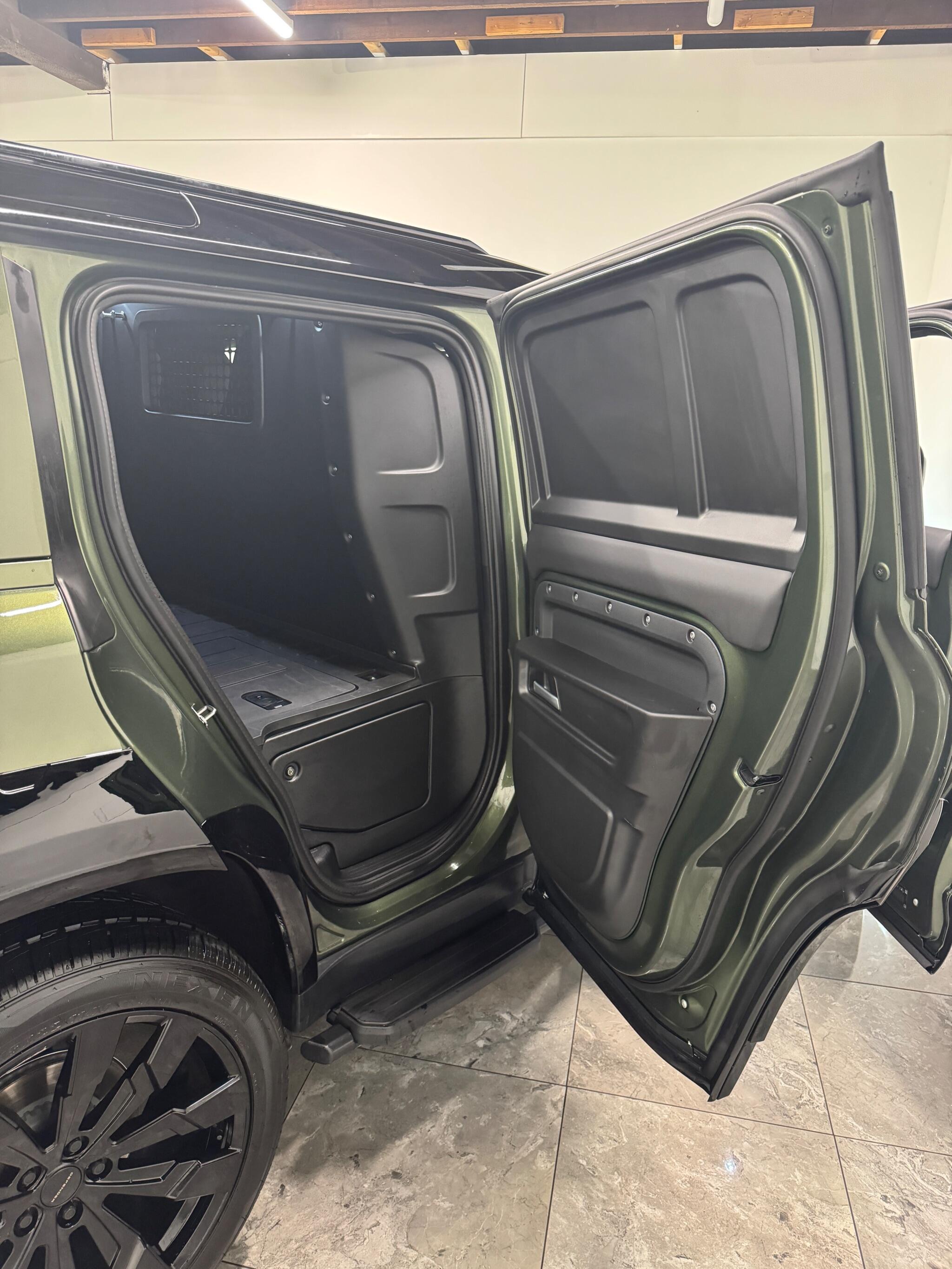 Land Rover Defender view 14