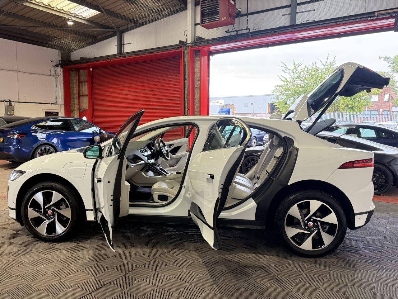Jaguar I-Pace view 13