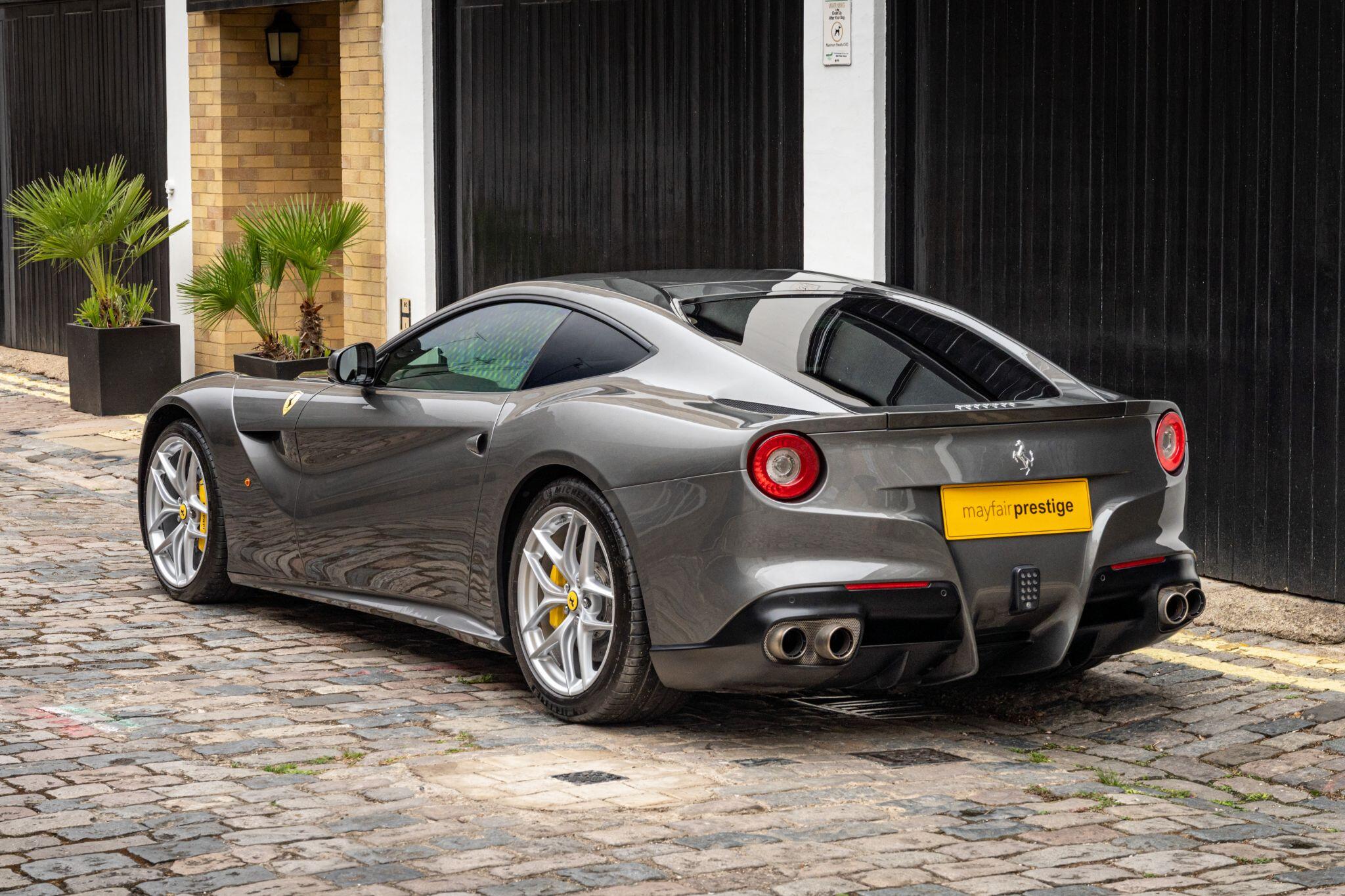 Ferrari F12 view 4