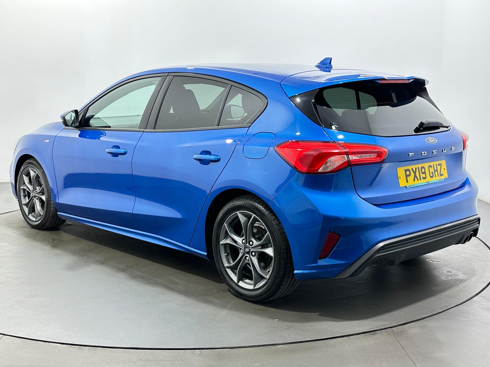 Ford Focus view 6