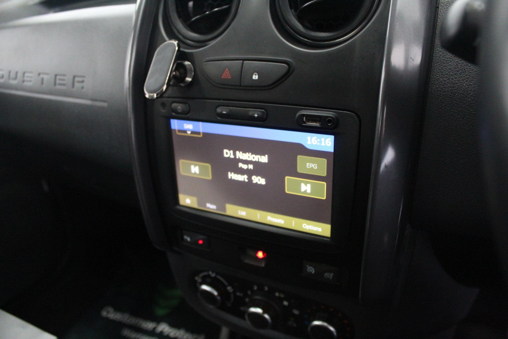 Dacia Duster view 35