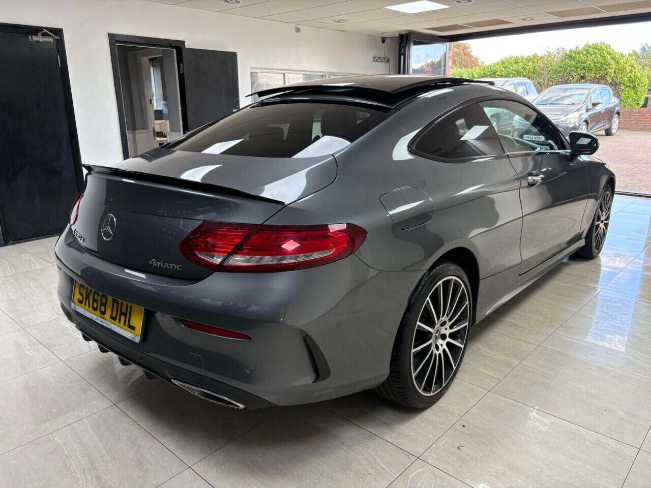 Mercedes-Benz C-Class view 3