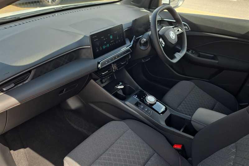MG MG3 view 13