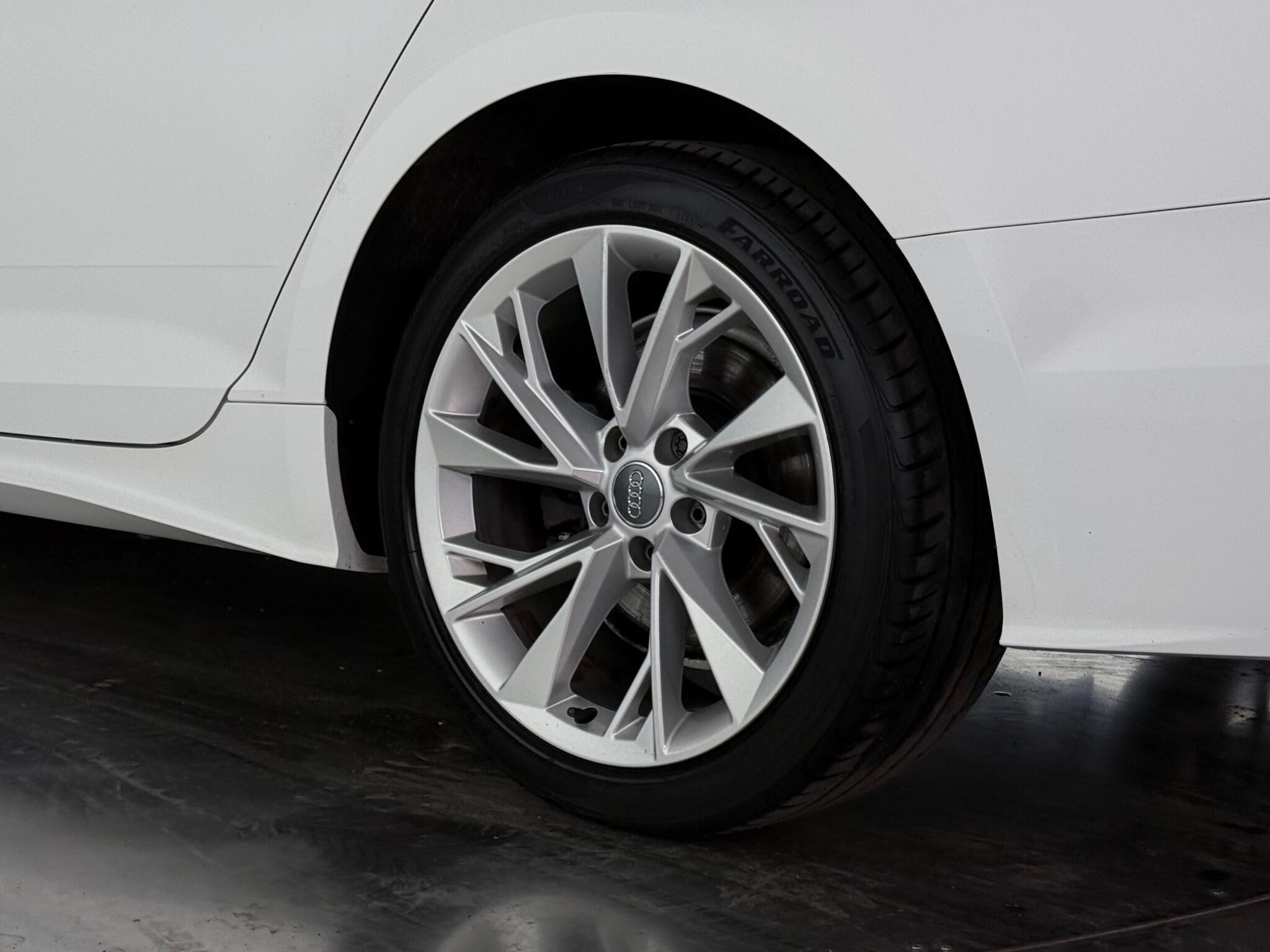 Audi A5 view 9