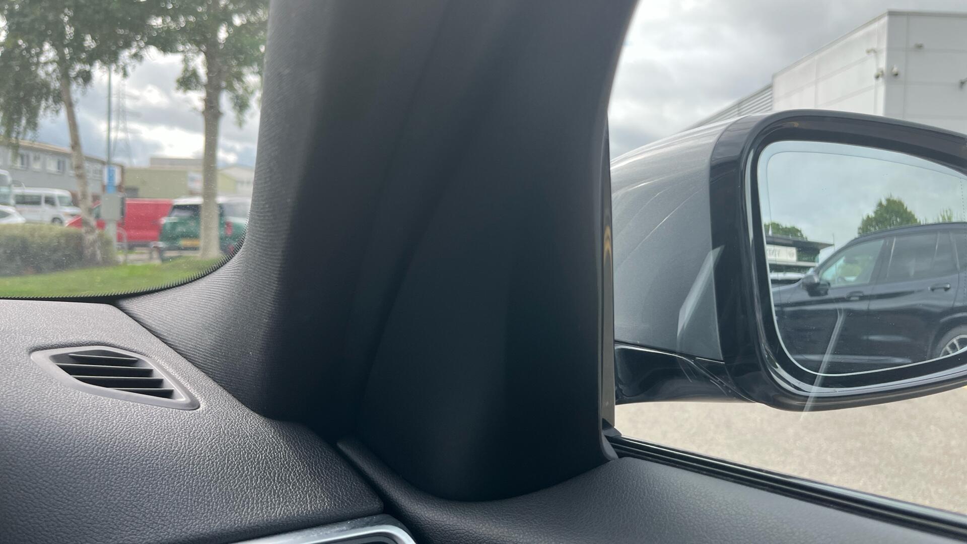 BMW 3 Series view 20