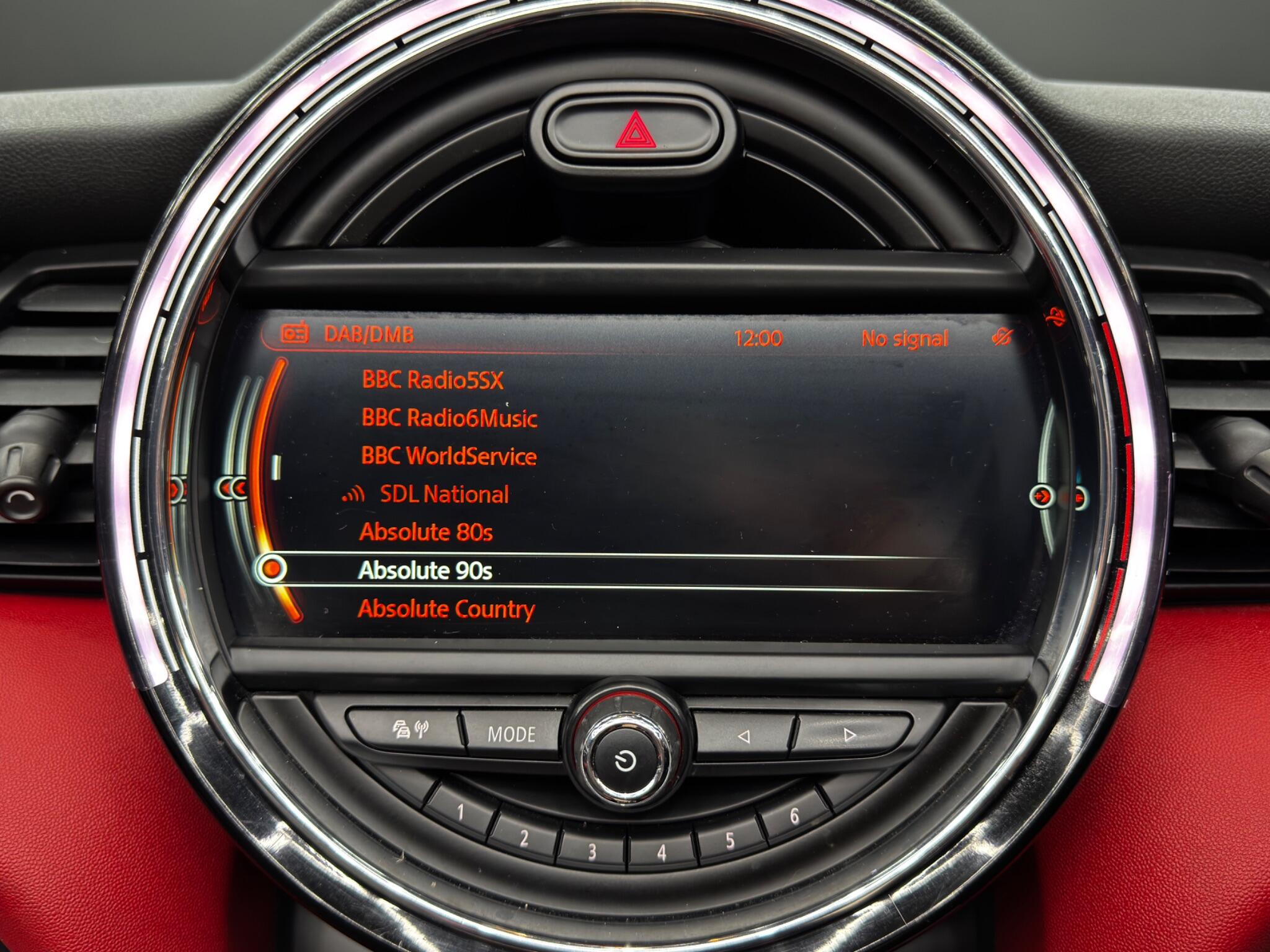 Mini Convertible view 31