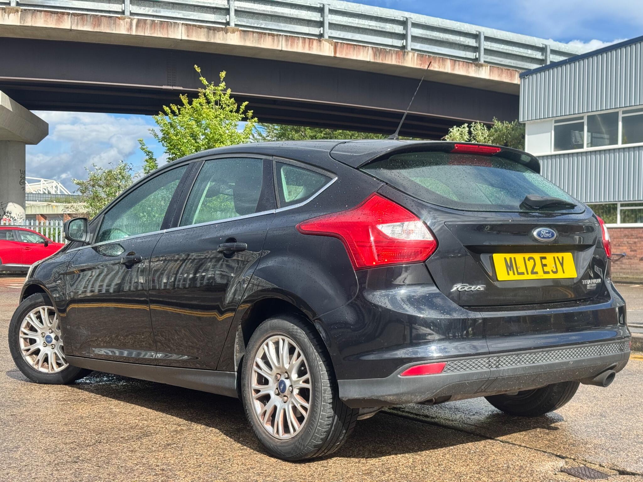 Ford Focus view 8