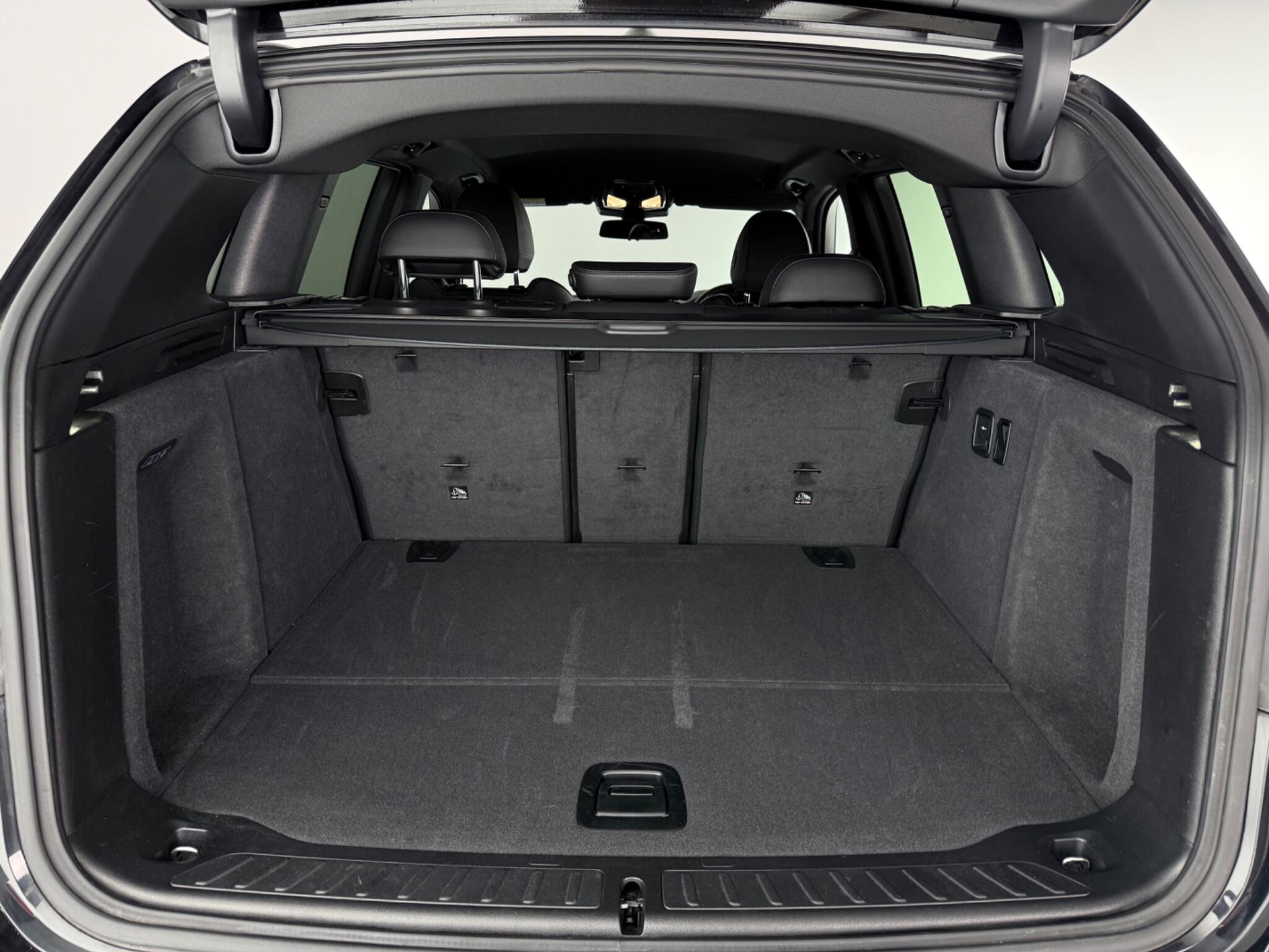 BMW X3 view 12