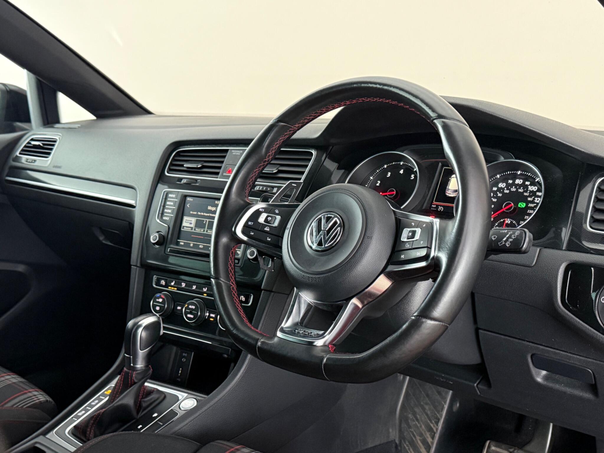 Volkswagen Golf view 3