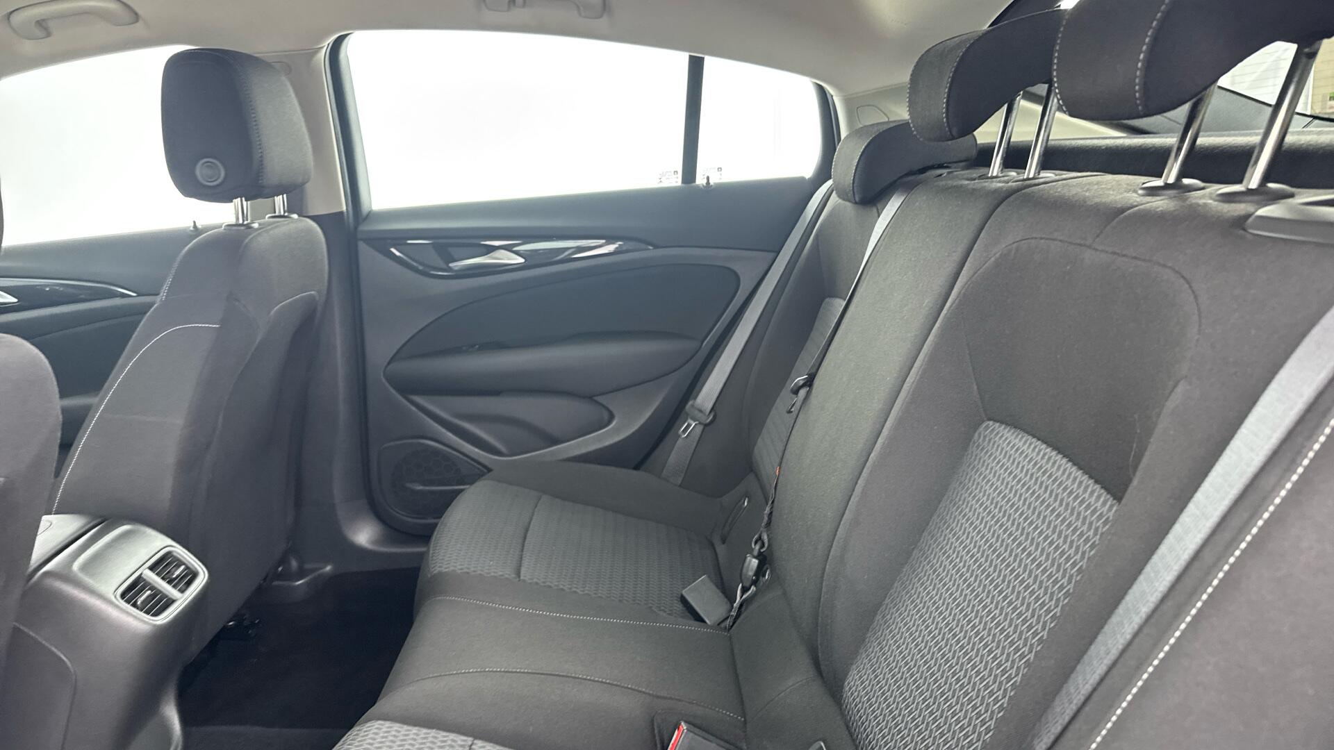 Vauxhall Insignia view 14
