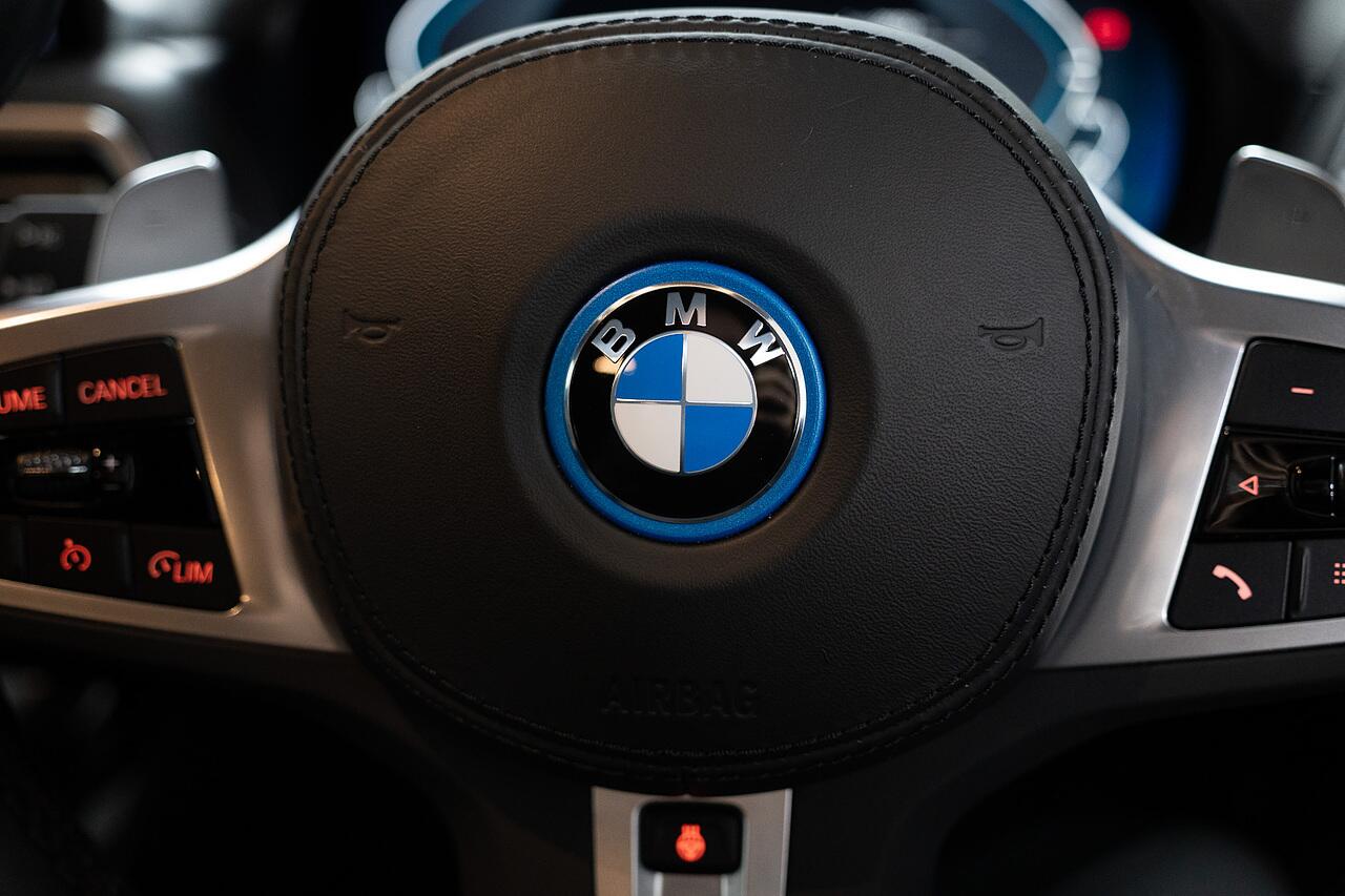 BMW X3 view 9