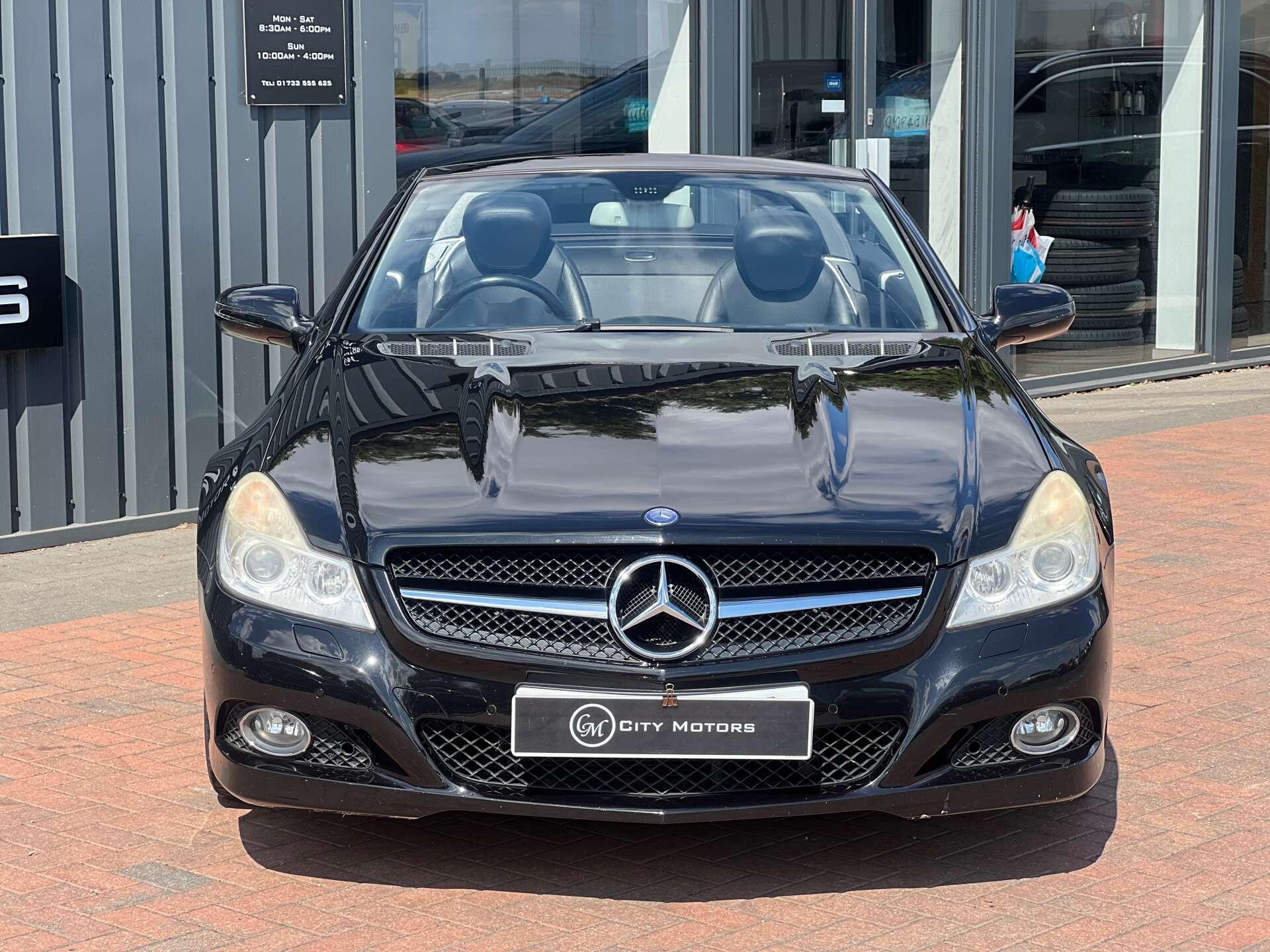 Mercedes-Benz SL view 8