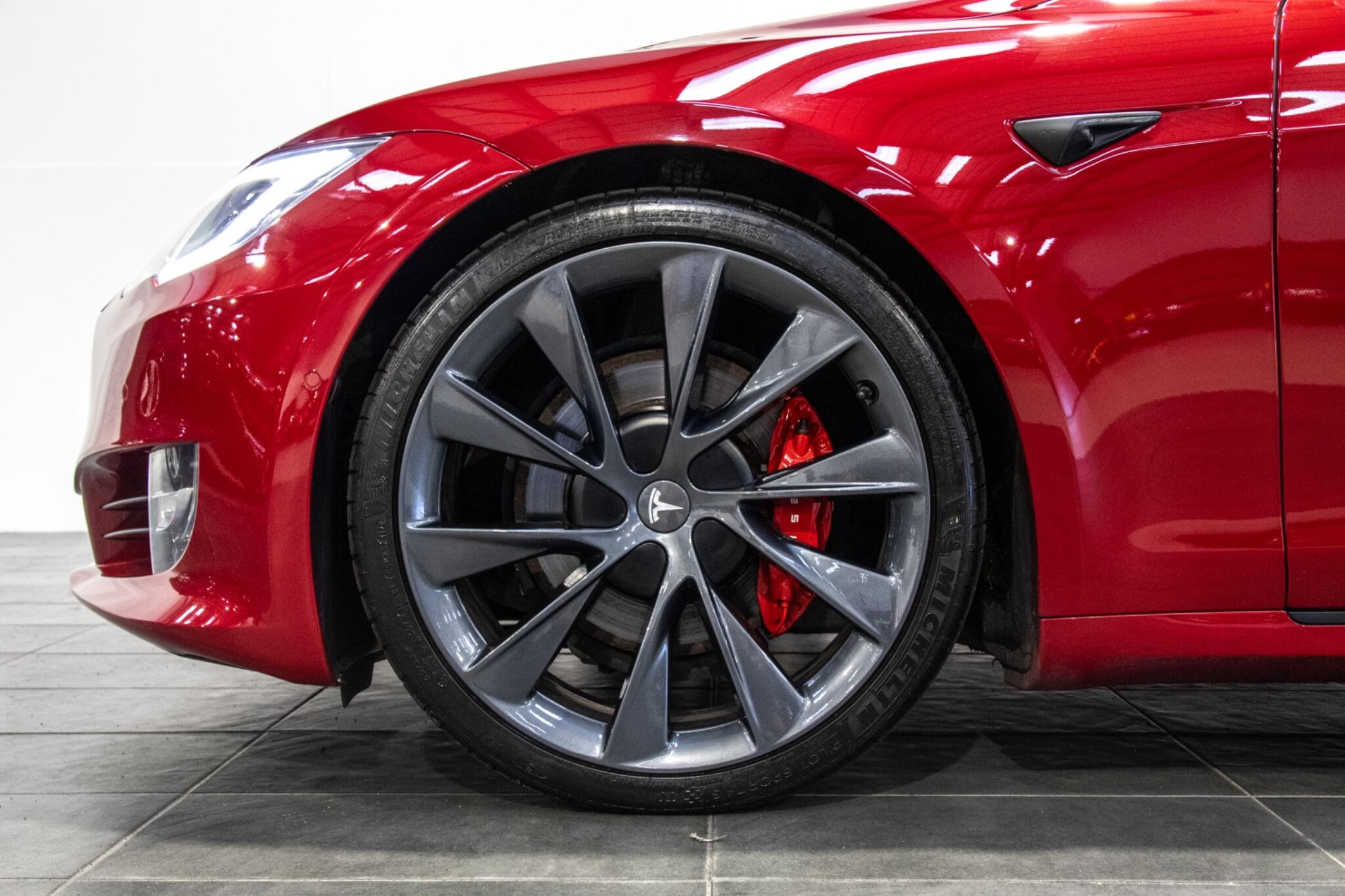 Tesla Model S view 5