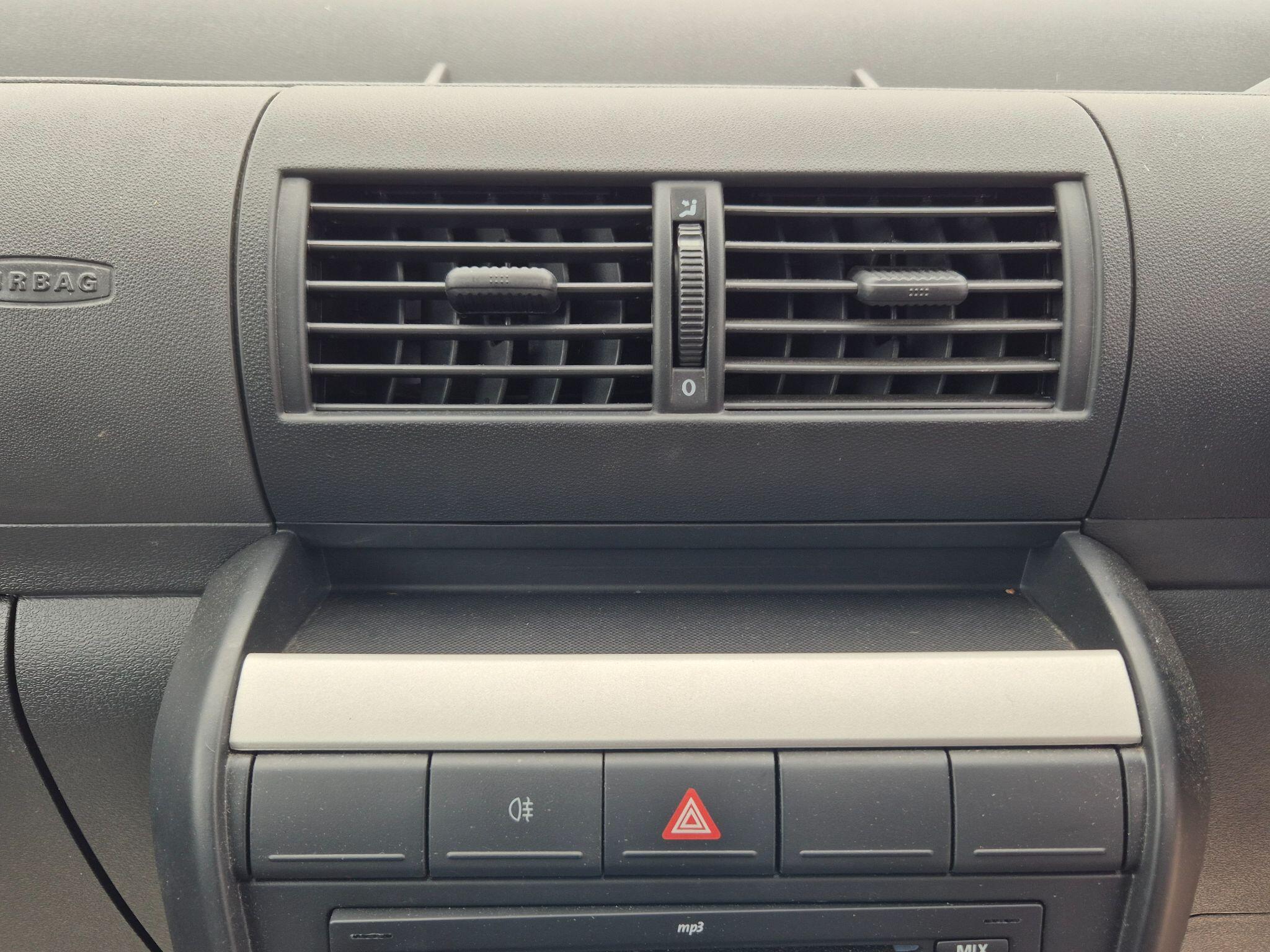 Volkswagen Fox view 14