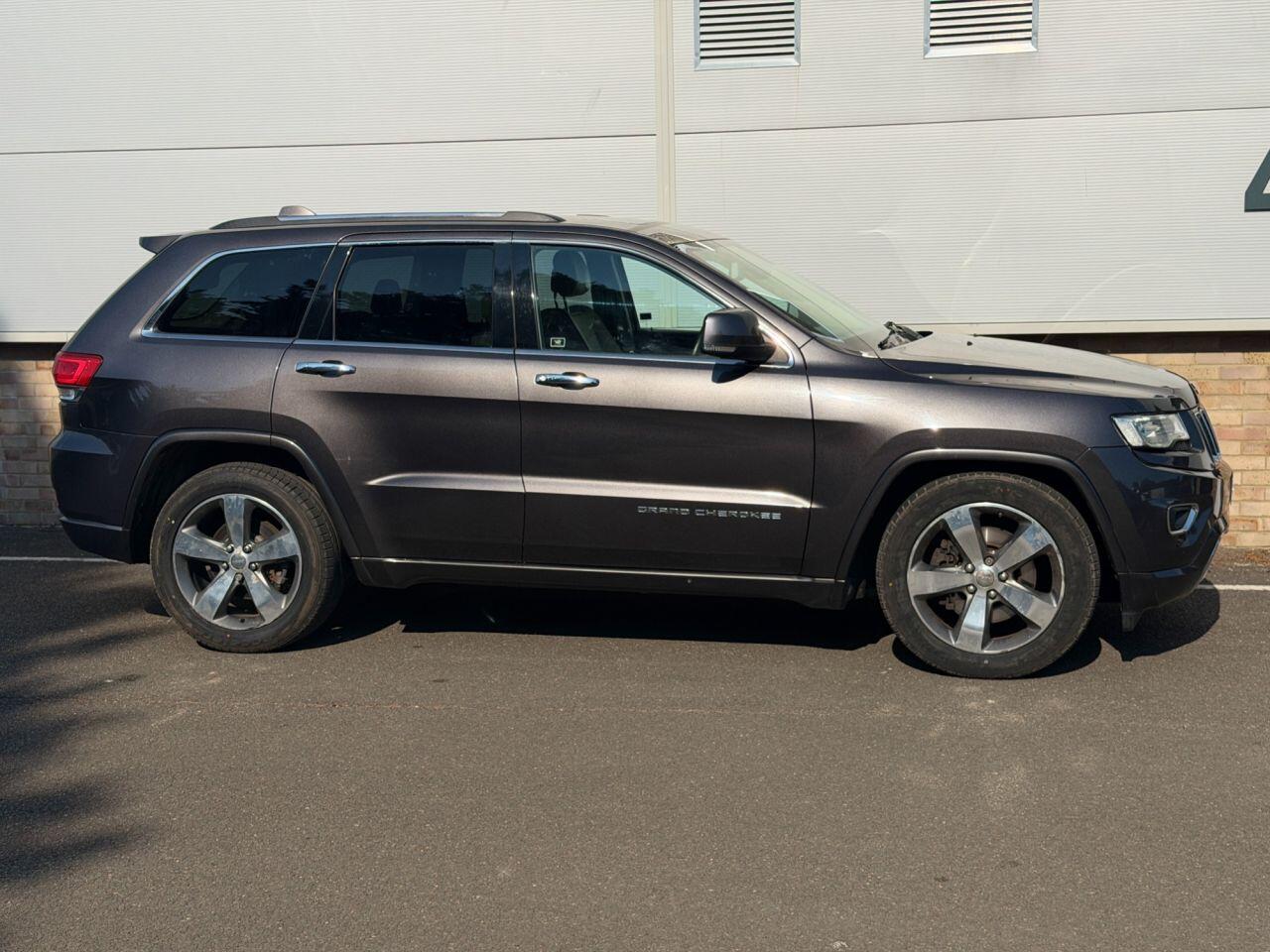 Jeep Grand Cherokee view 18