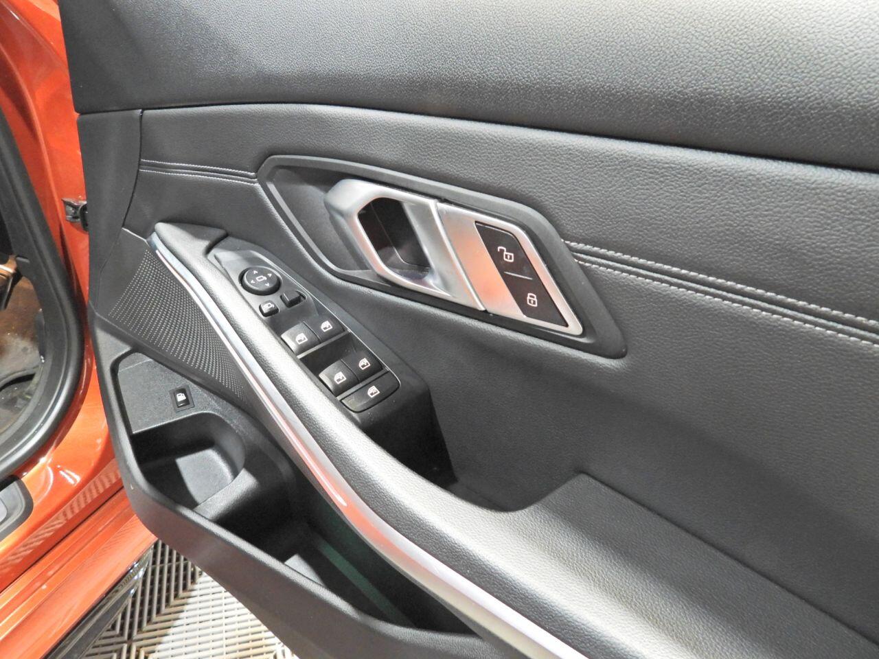 BMW 3 Series view 33