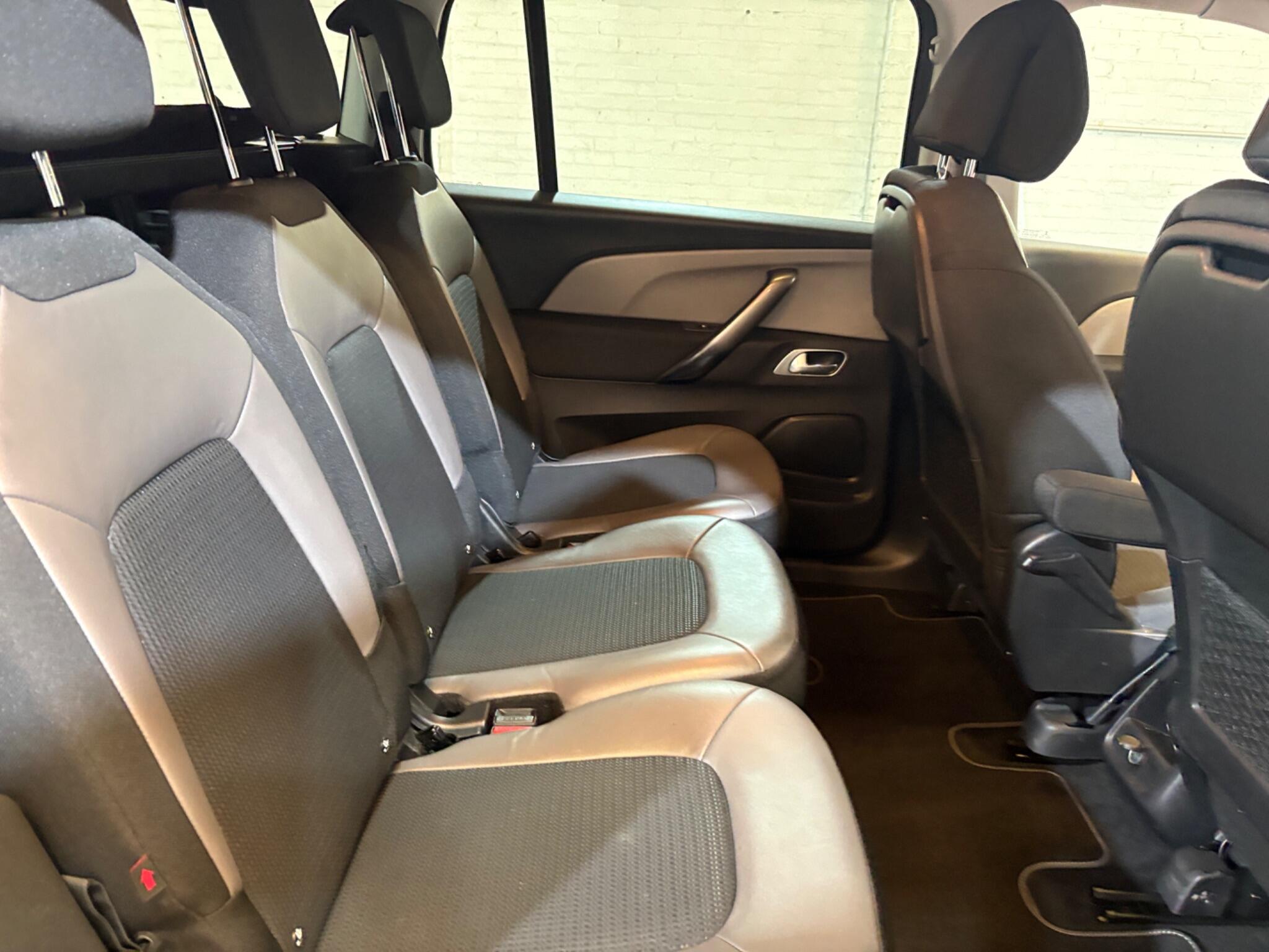 Citroen Grand C4 Spacetourer view 25