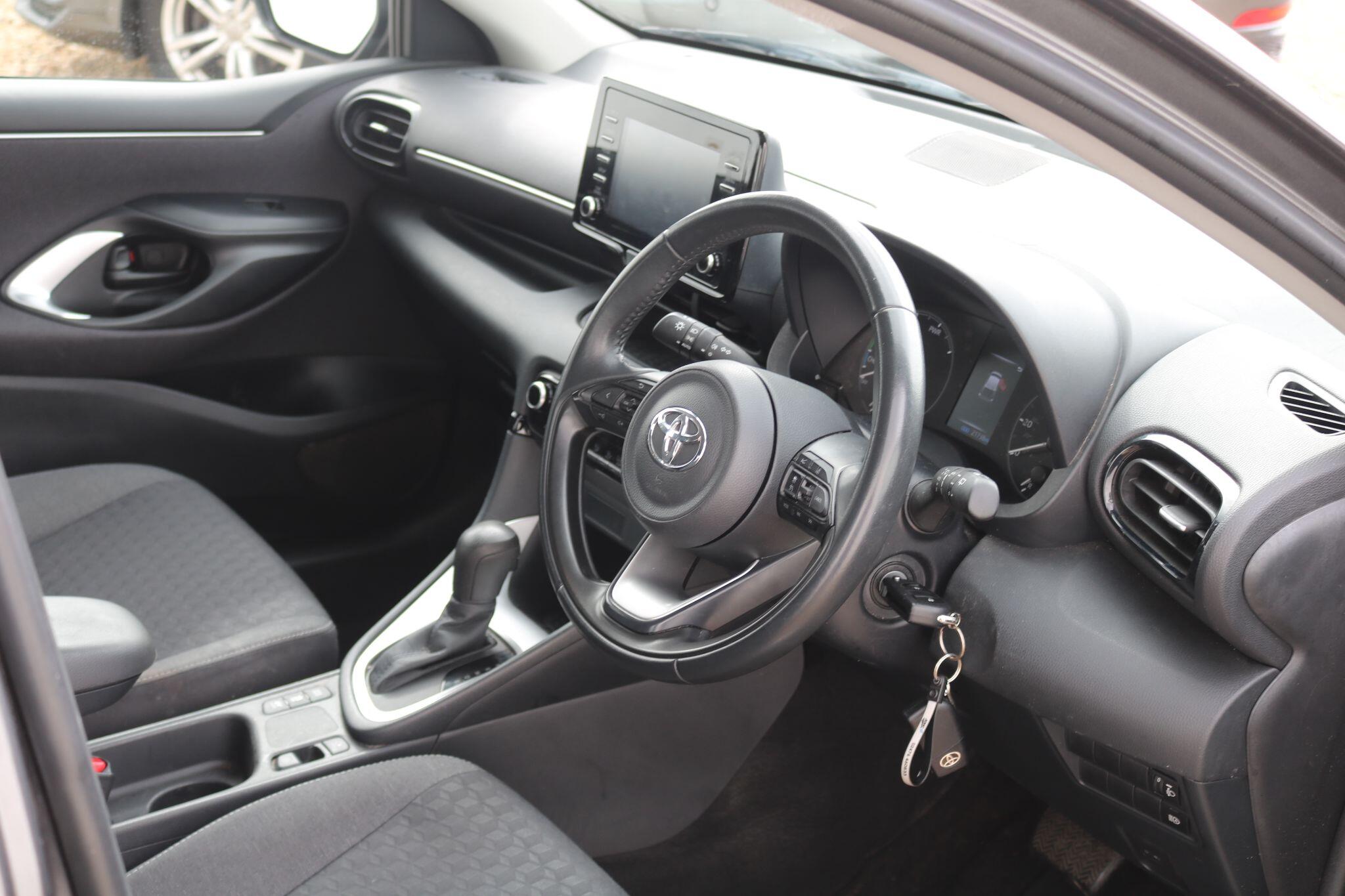 Toyota Yaris view 6