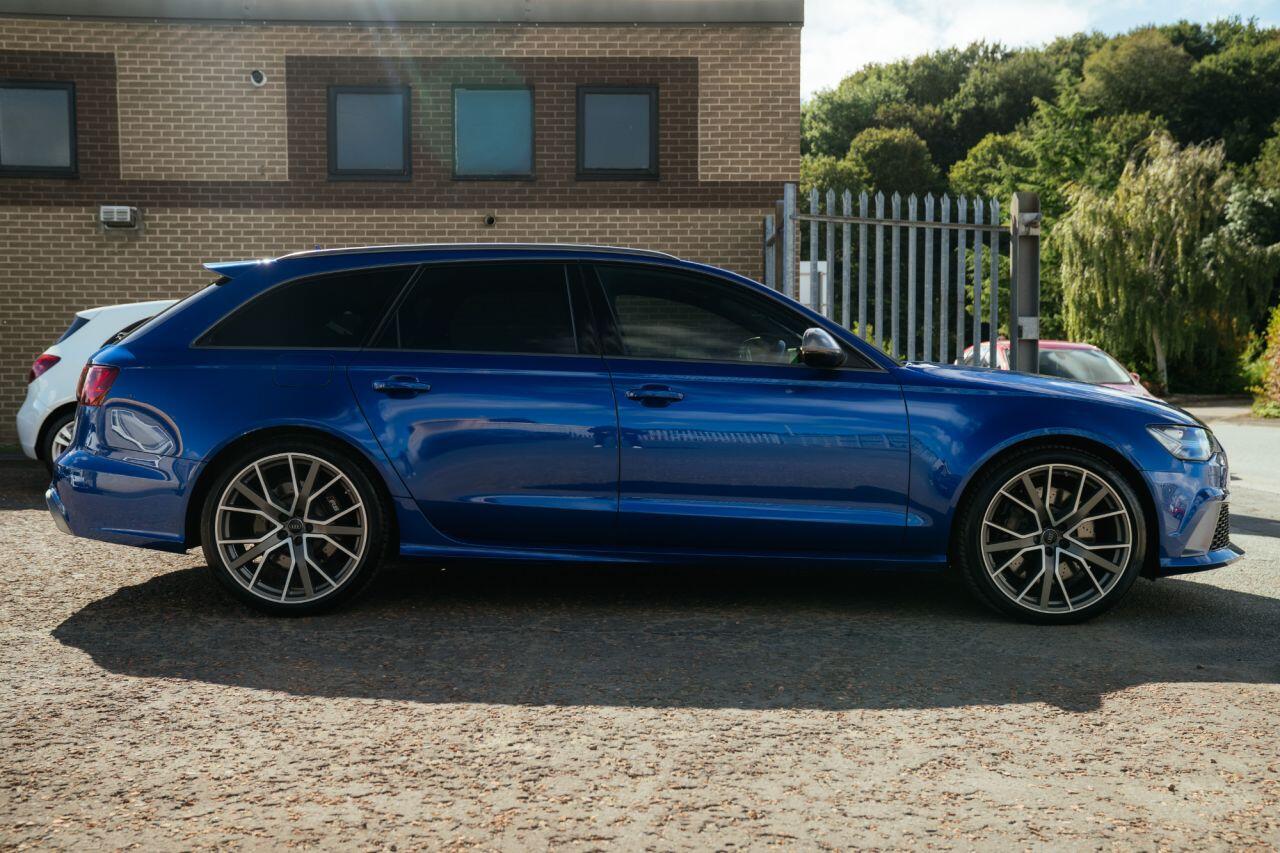 Audi RS6 view 11