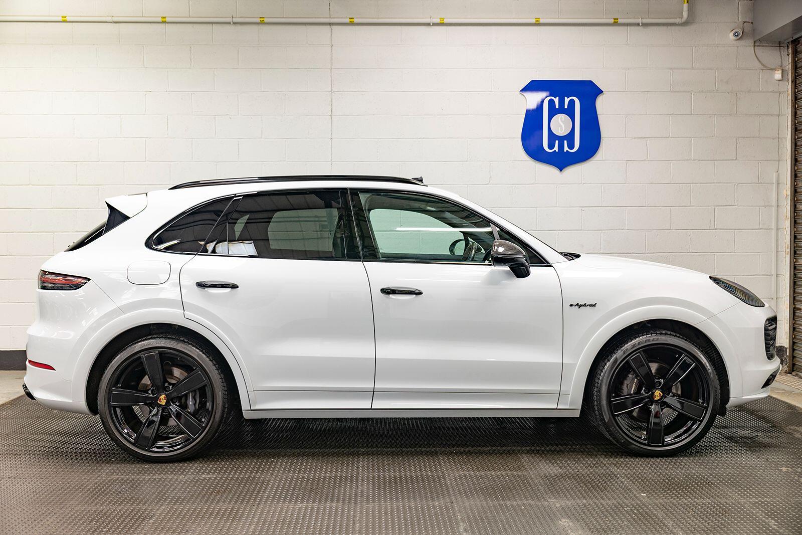 Porsche Cayenne view 85
