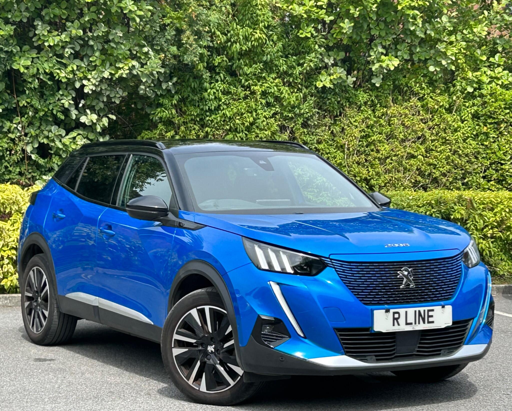 Peugeot E-2008 view 3