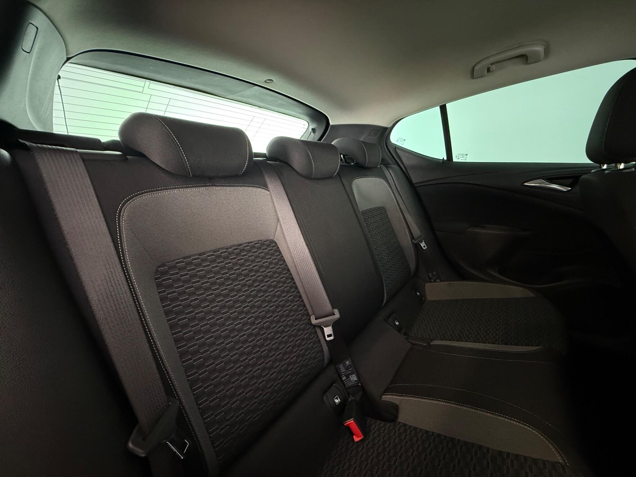 Vauxhall Astra view 27
