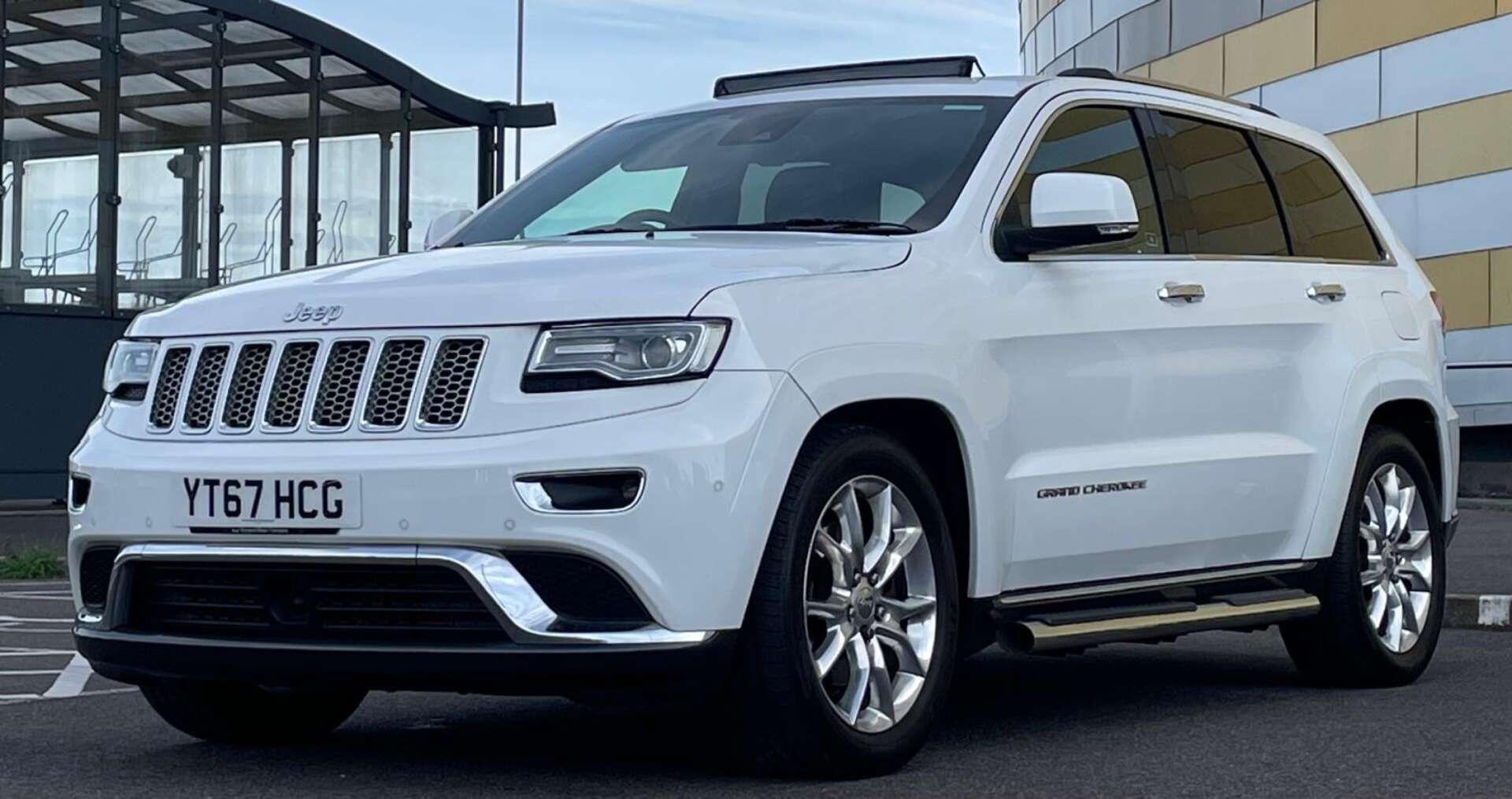 Jeep Grand Cherokee view 8
