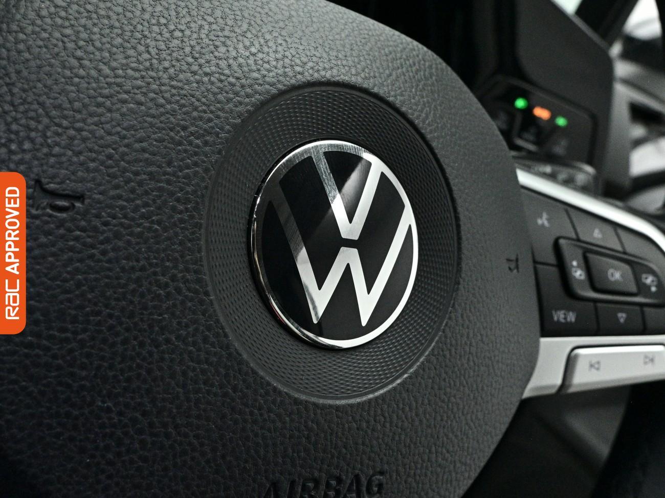 Volkswagen Golf view 21