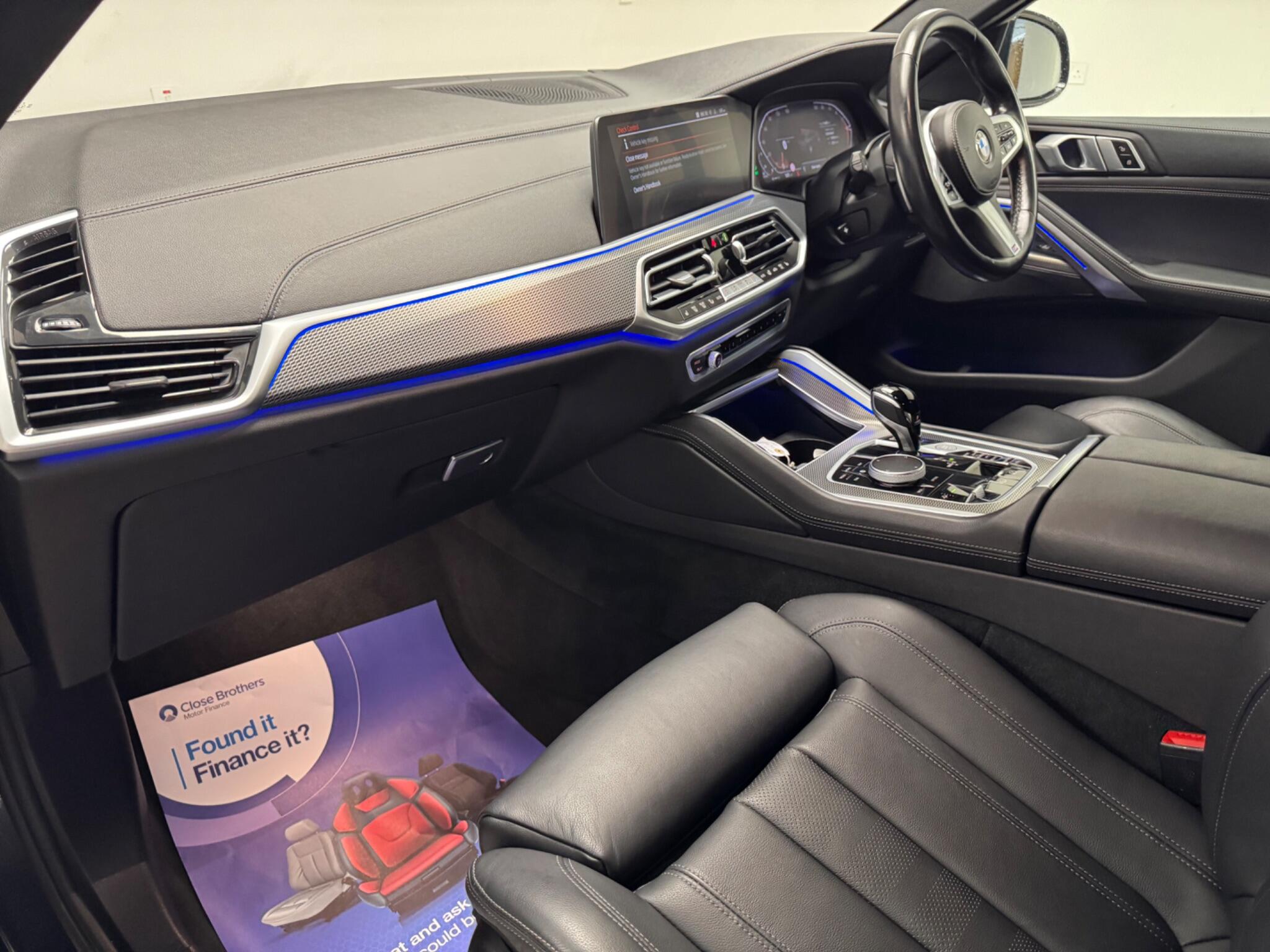 BMW X6 view 9