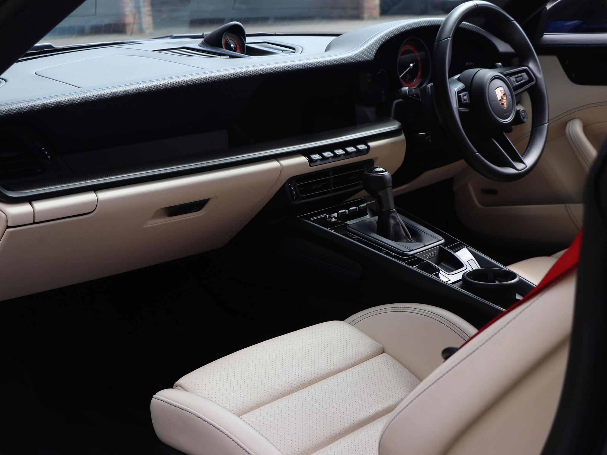 Porsche 911 view 3