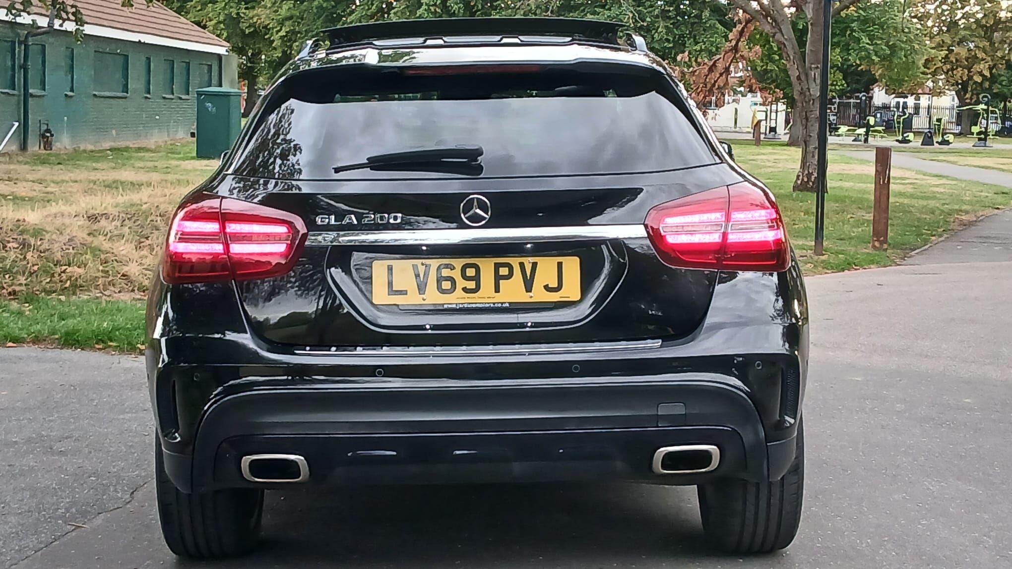 Mercedes-Benz Gla view 19