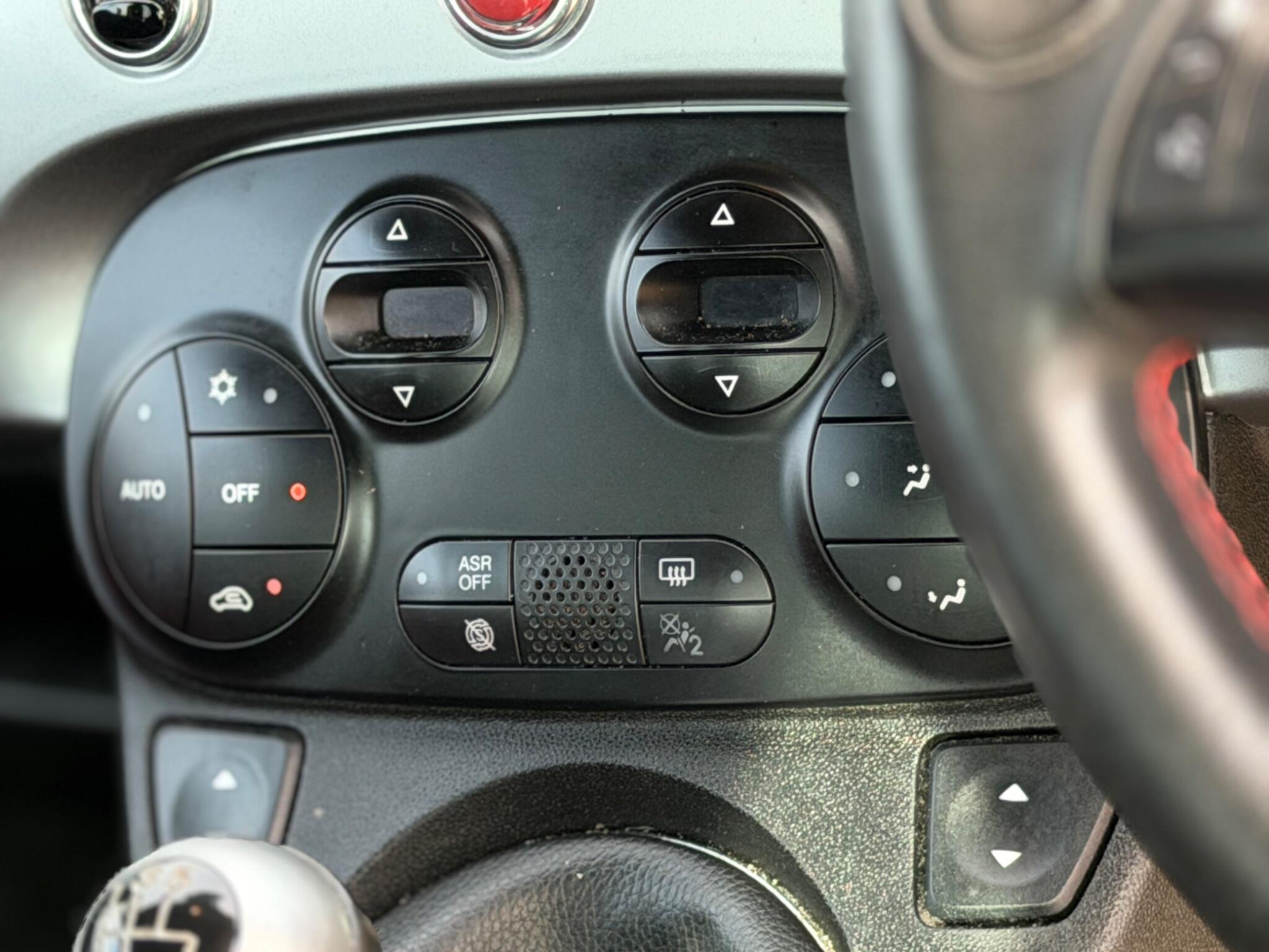 2015 Fiat 500 1.2 S Euro 6 (s/s) 3dr image 17