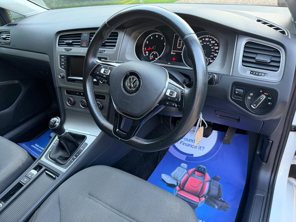 Volkswagen Golf view 13