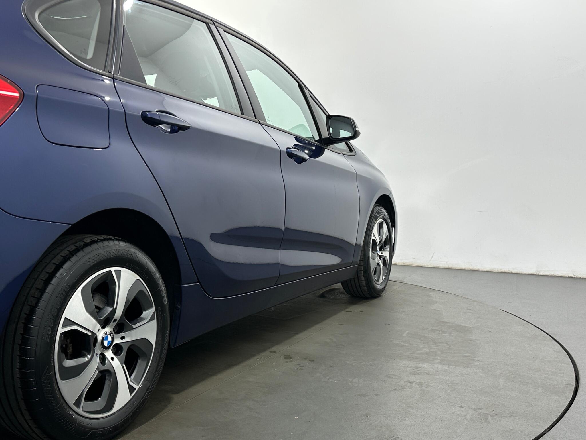 BMW 2 Series view 48