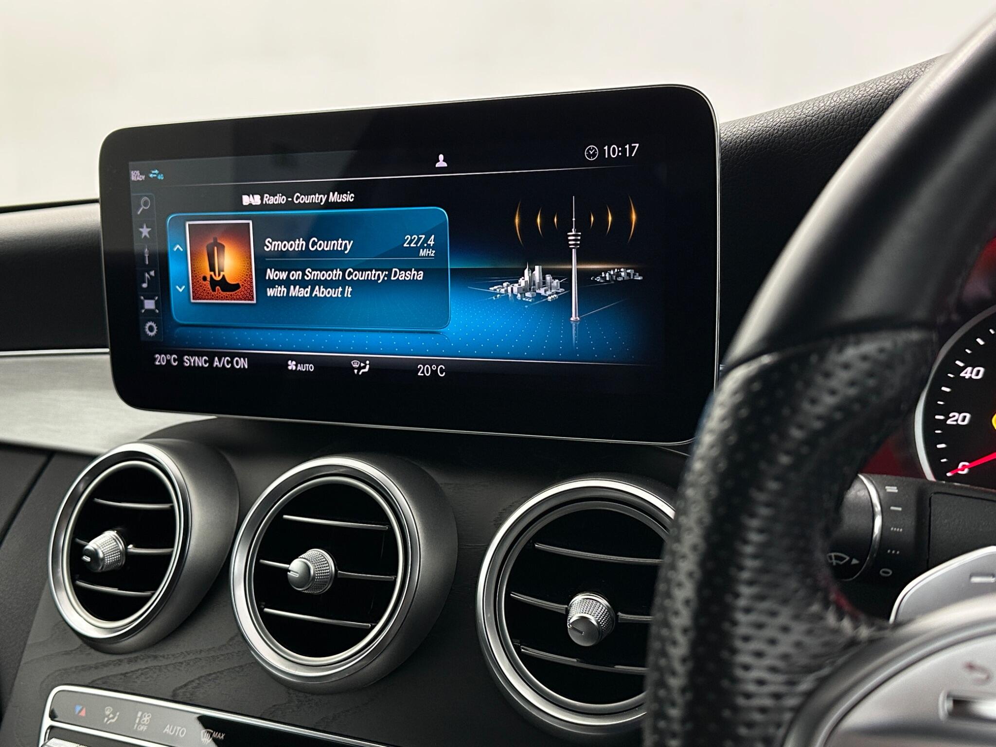 Mercedes-Benz C-Class view 27