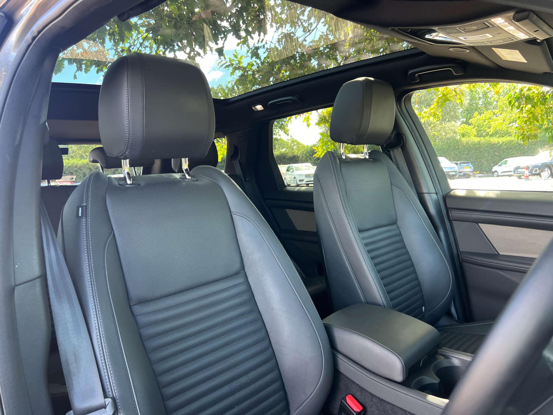 Land Rover Discovery Sport view 7