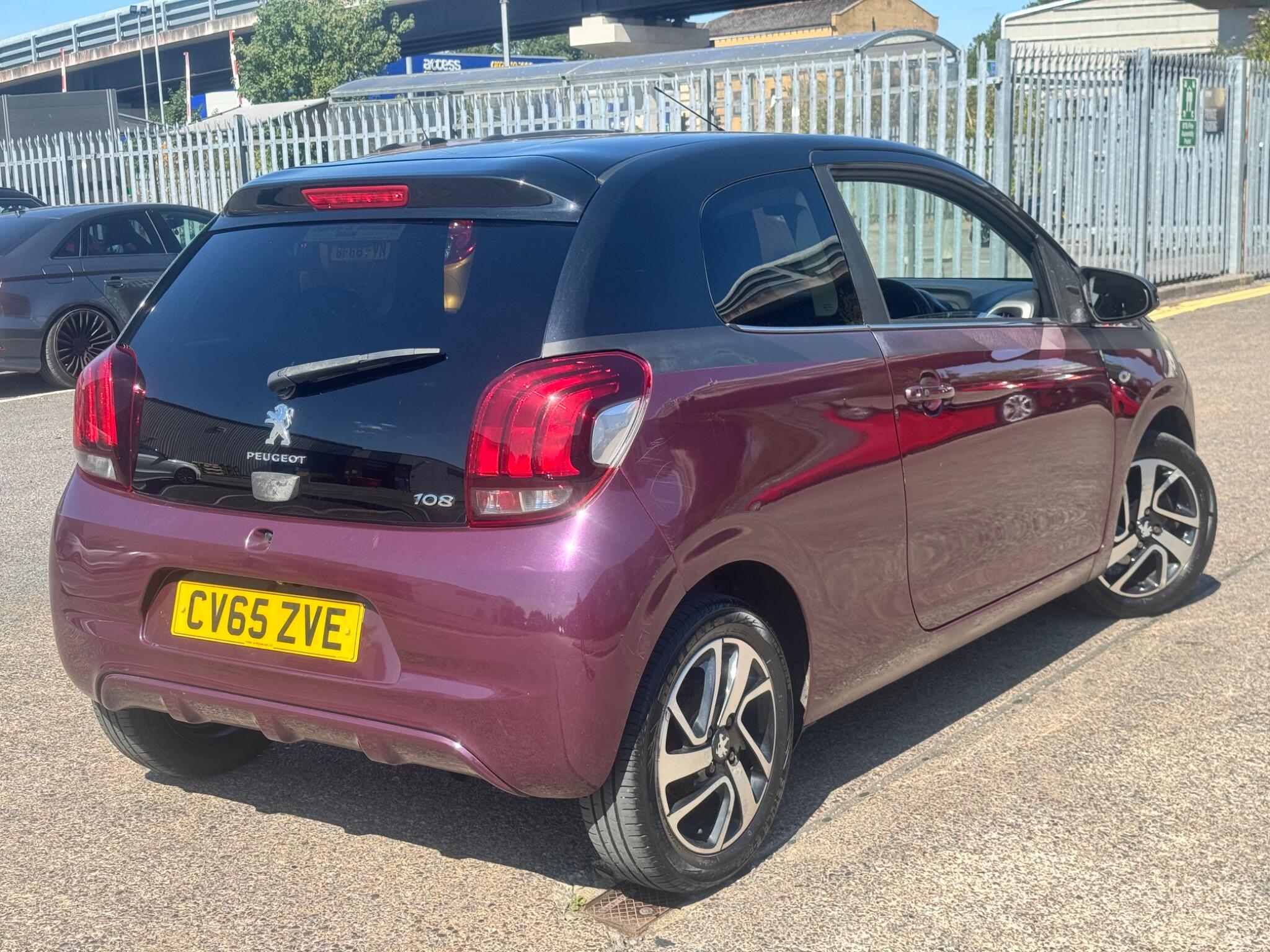 Peugeot 108 view 18
