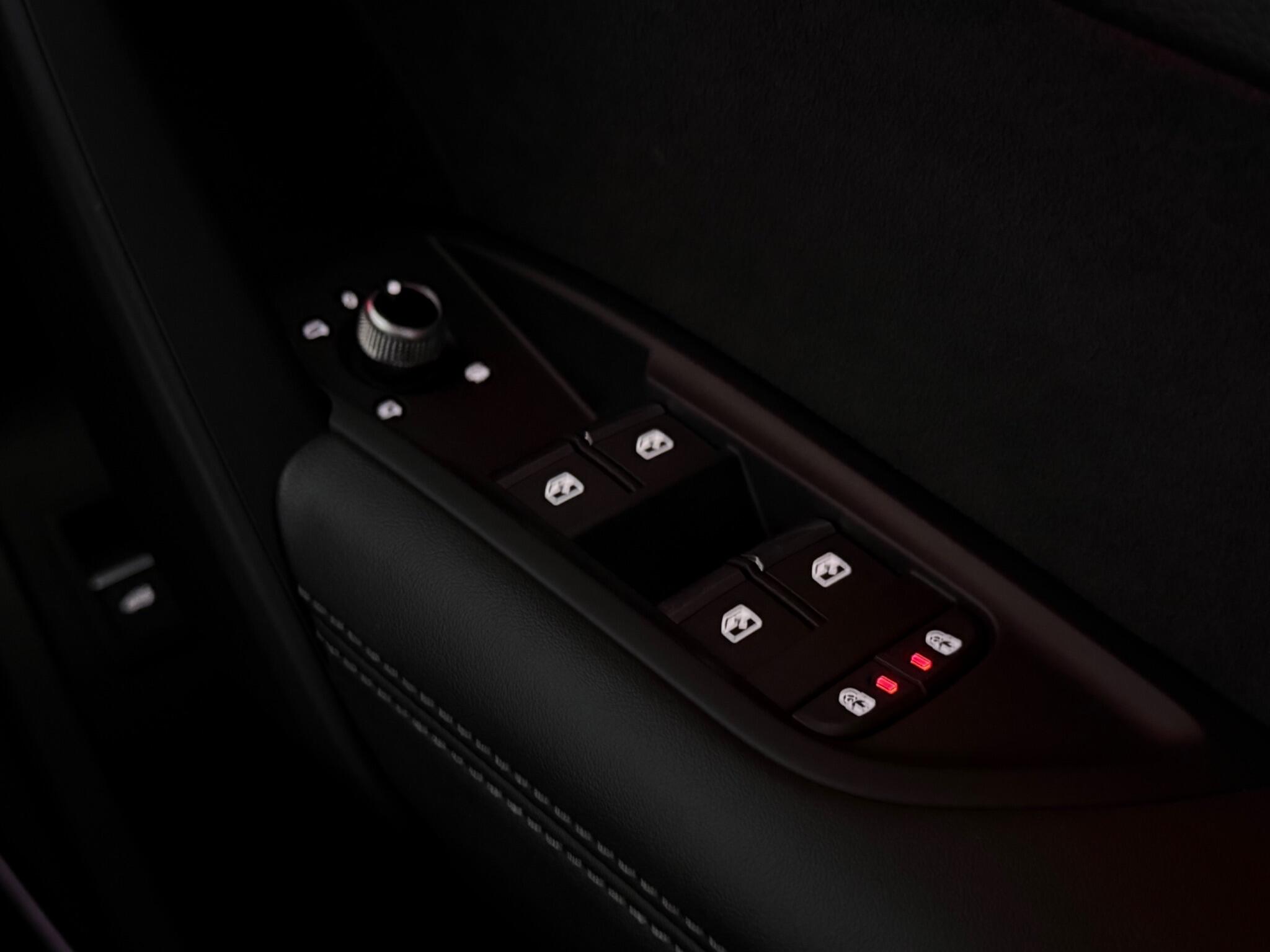 Audi Q5 view 18