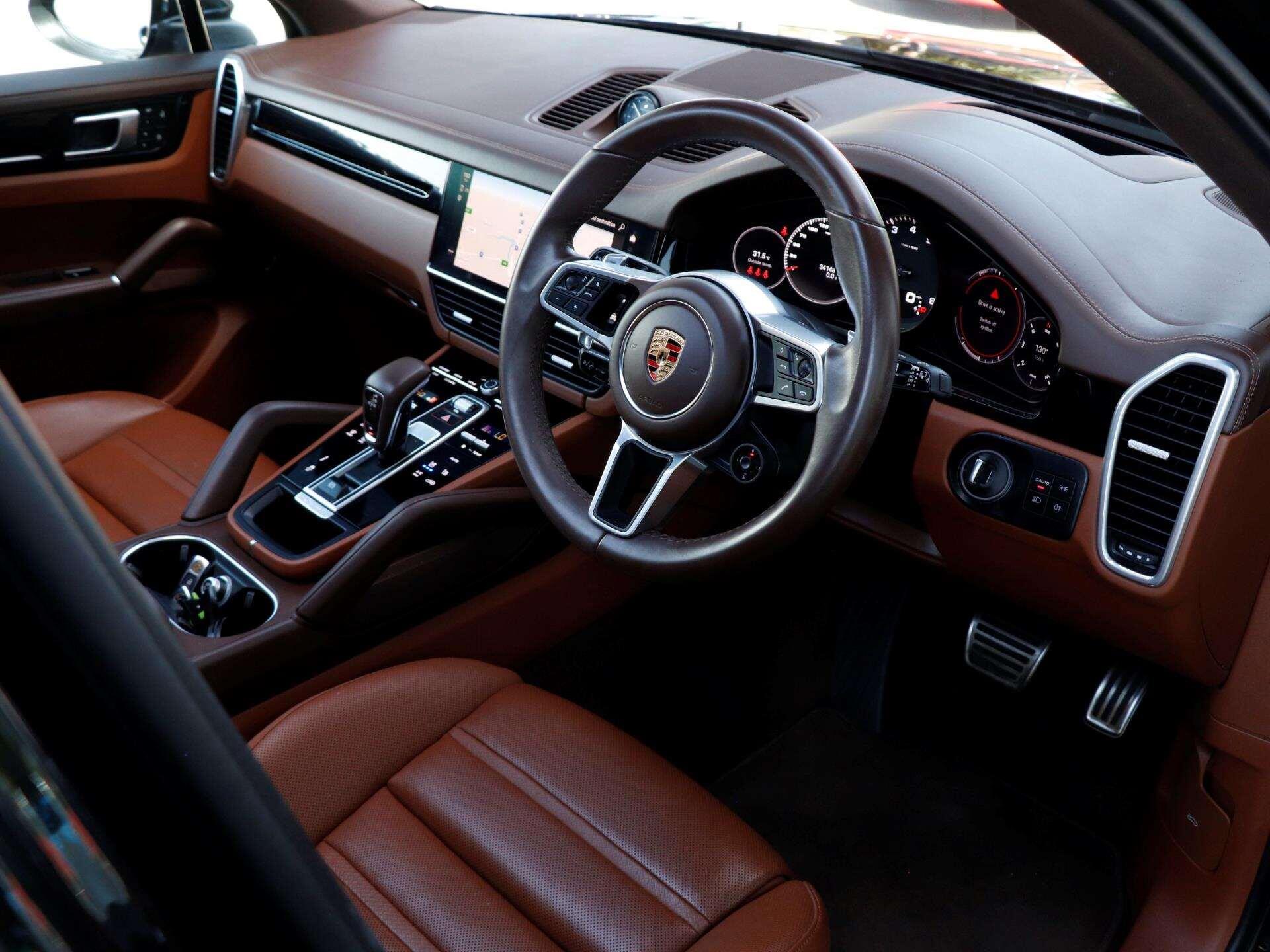Porsche Cayenne view 10