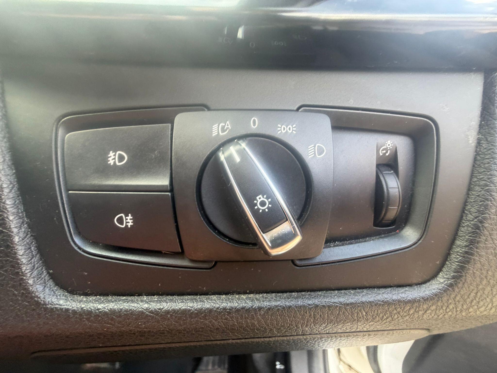 BMW 3 Series view 24