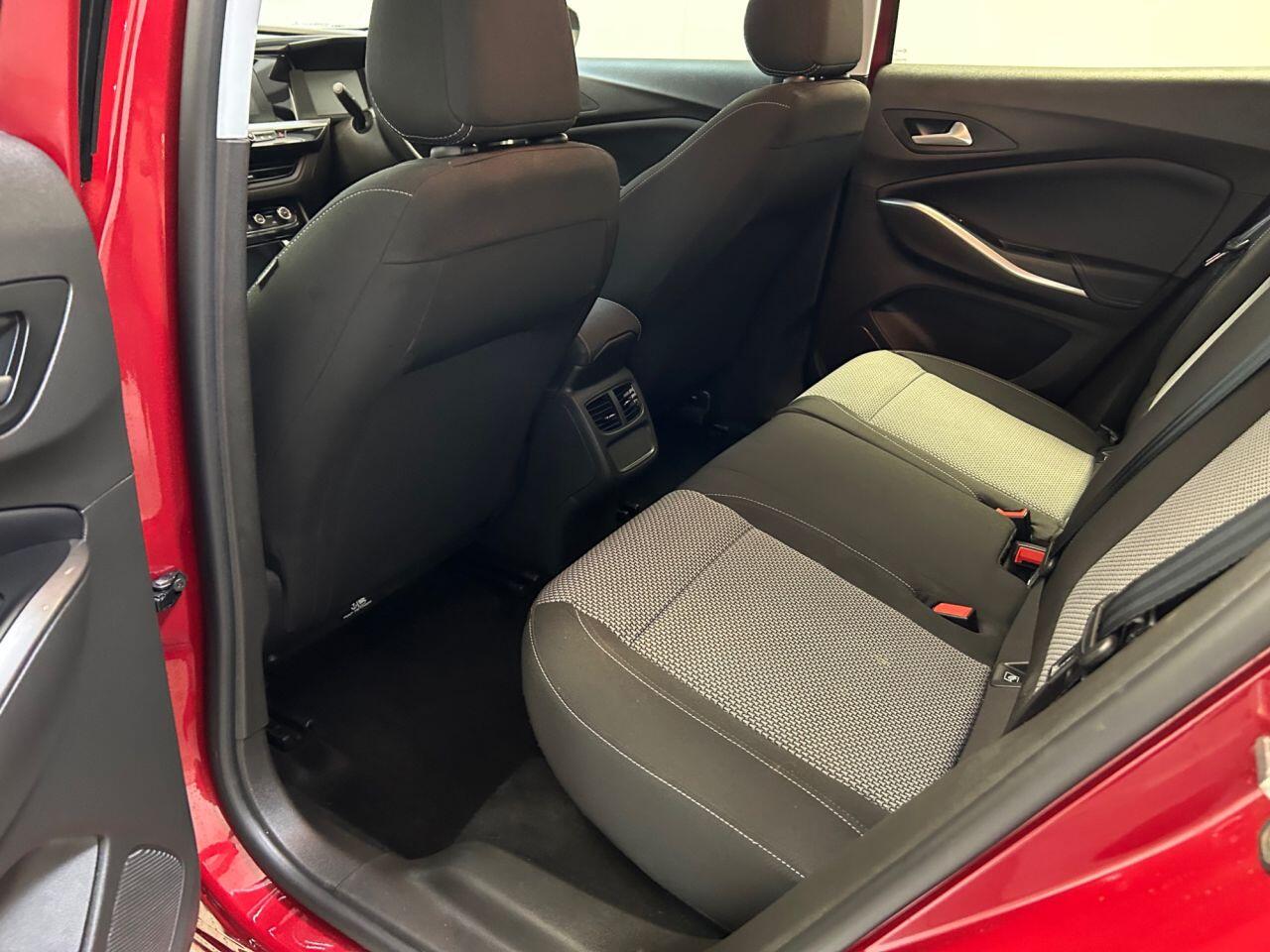 Vauxhall Grandland view 34