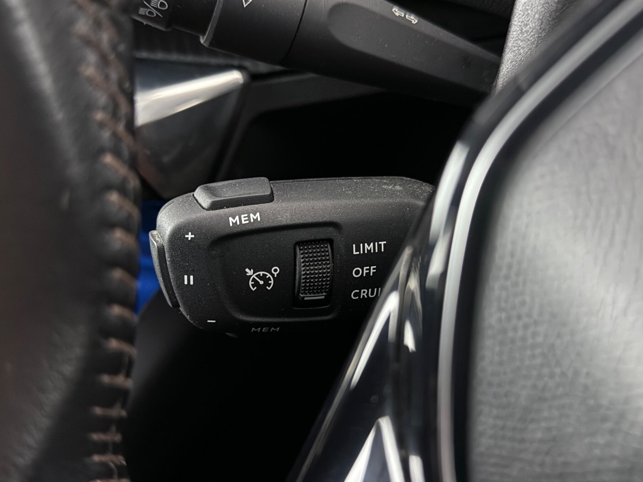 Peugeot 5008 view 15
