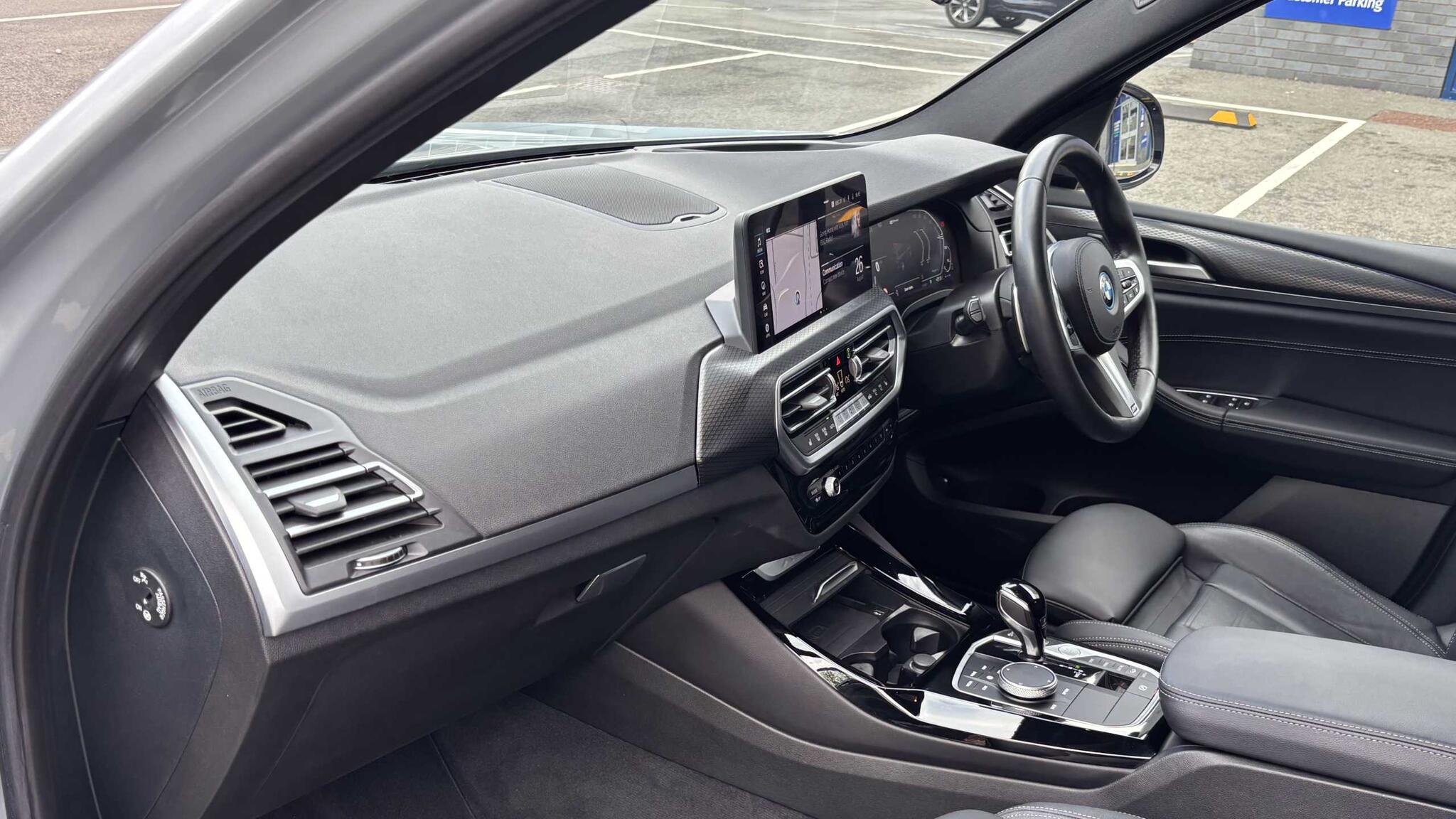 BMW X3 view 8