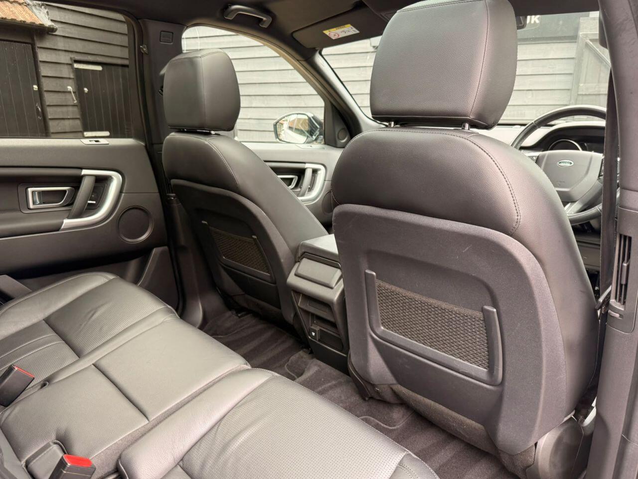 Land Rover Discovery Sport view 14