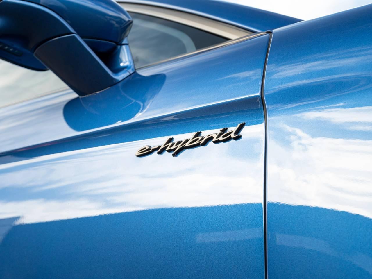 Porsche Panamera view 16