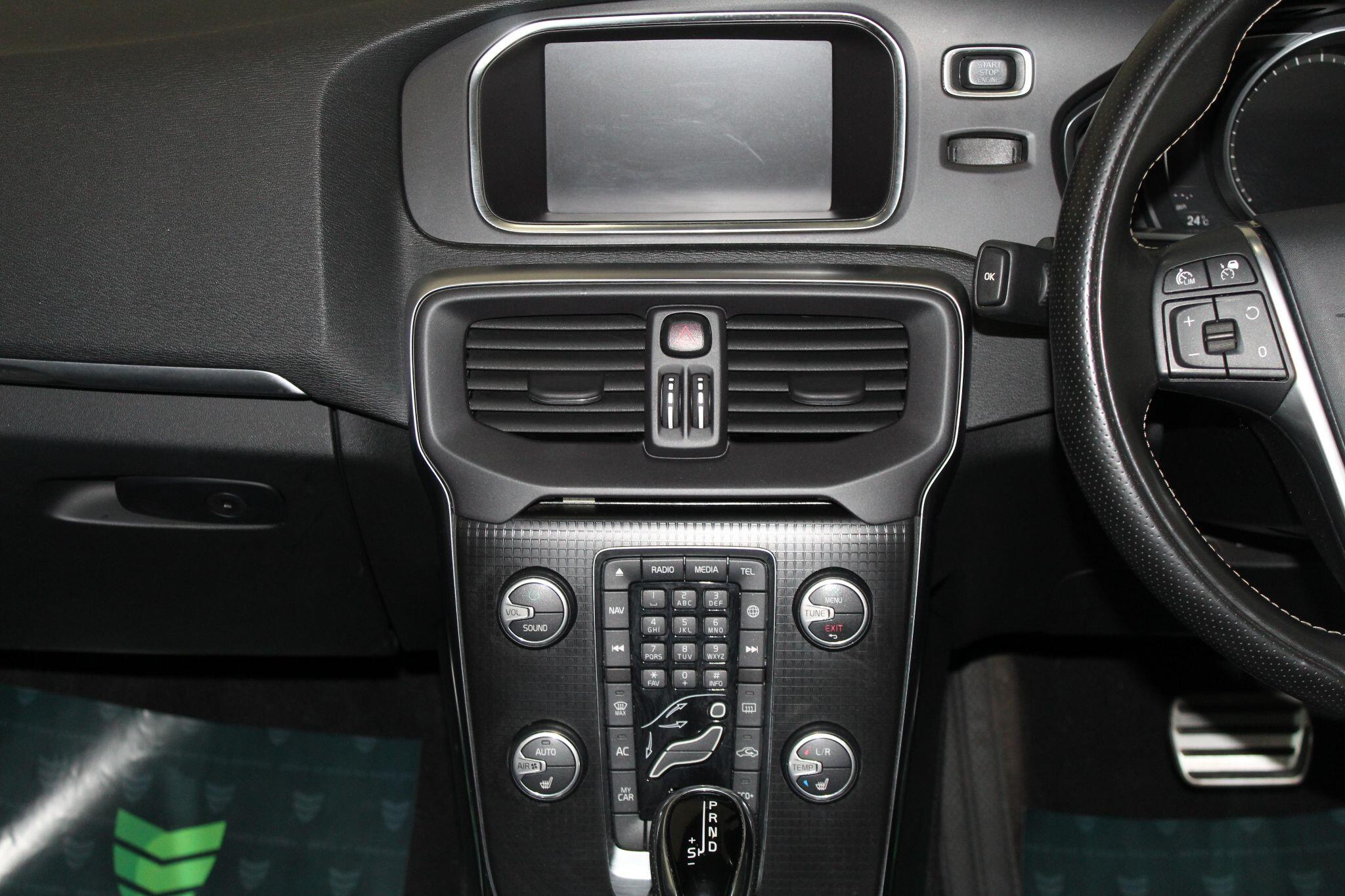 Volvo V40 view 33